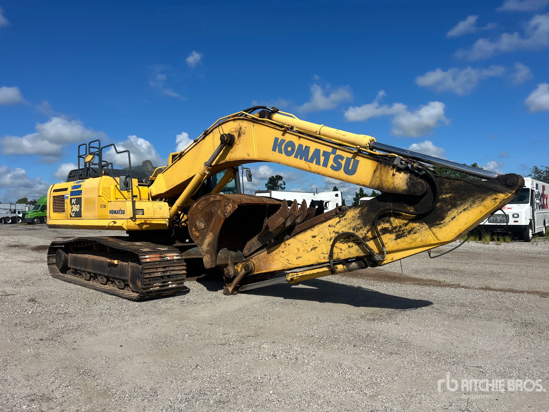 2016 Komatsu PC360LC-11