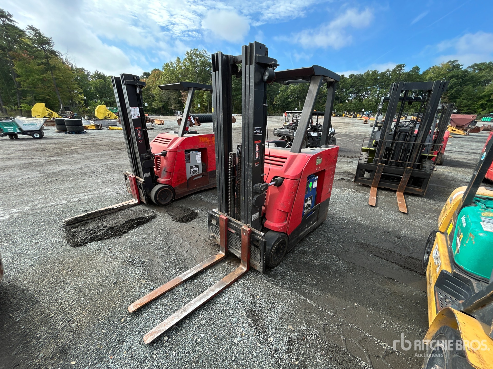 Photo of 2019 Raymond 425-C40TT