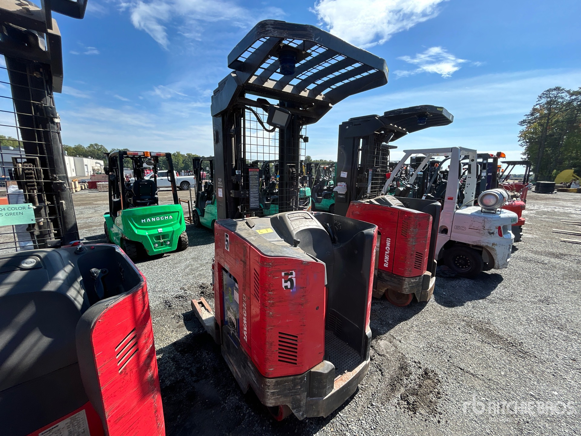 2019 Raymond 7300