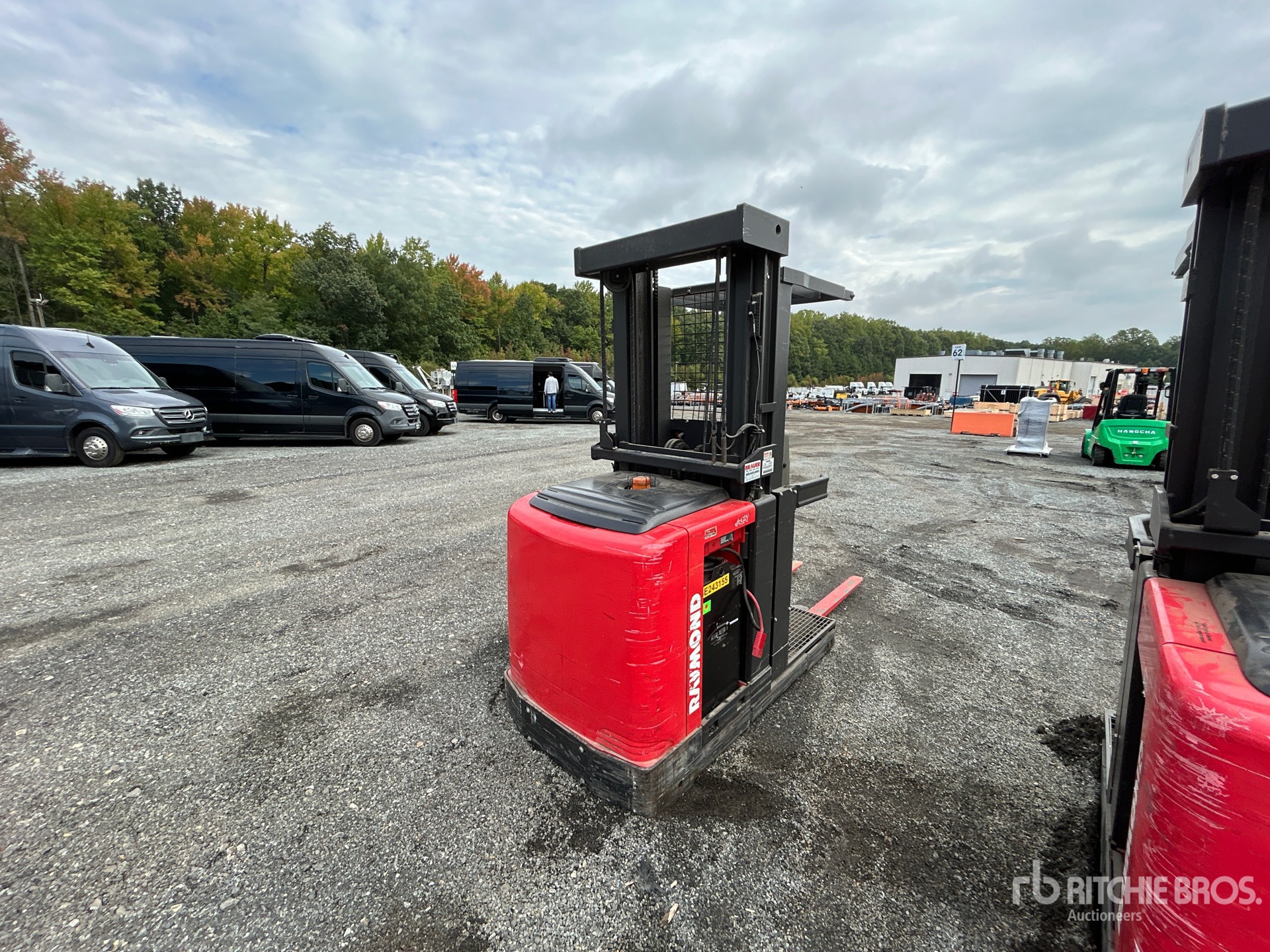 2019 Raymond 5300