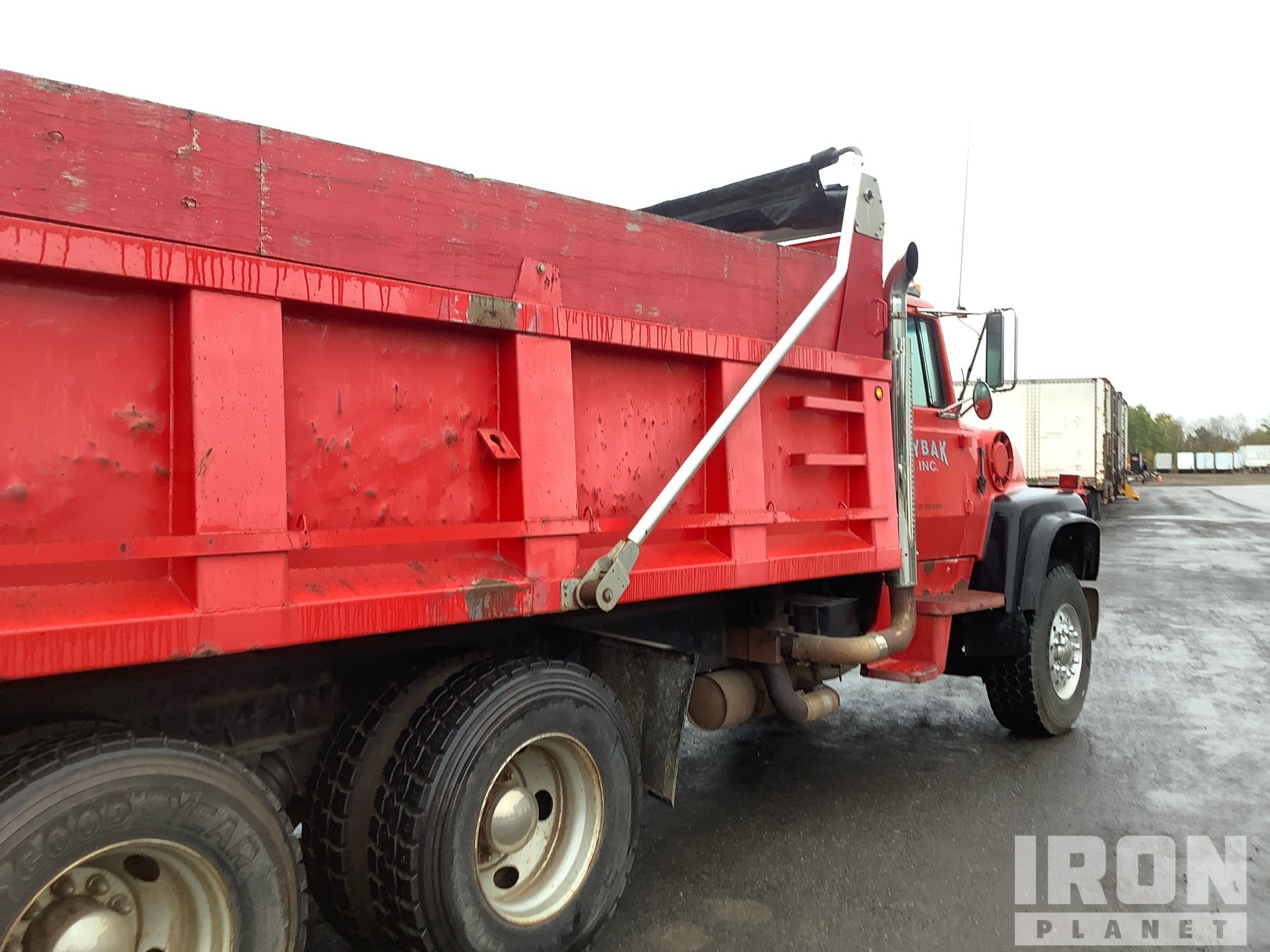 1997 Ford LT9000