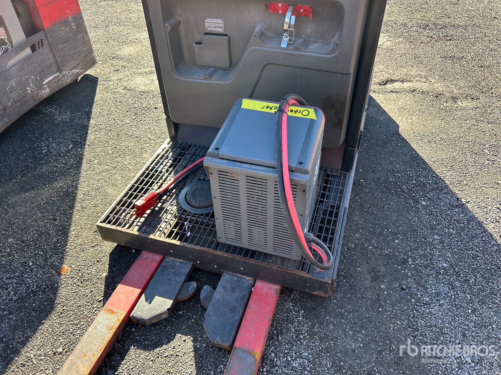 2019 Raymond 5300