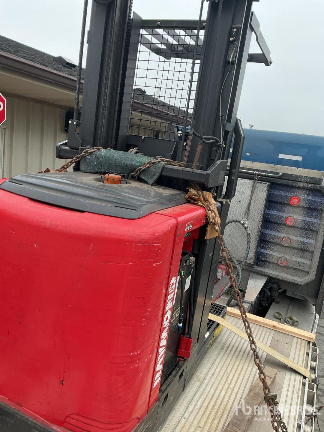 2019 Raymond 5300
