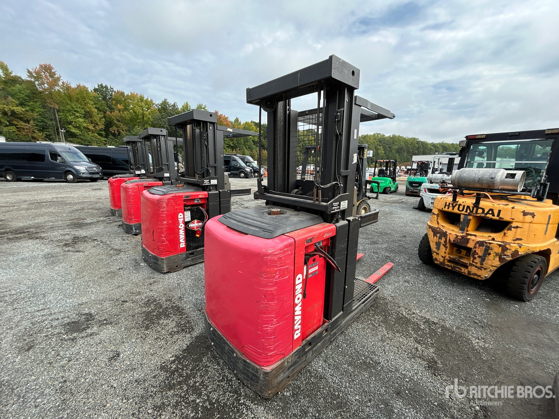 2019 Raymond 5300