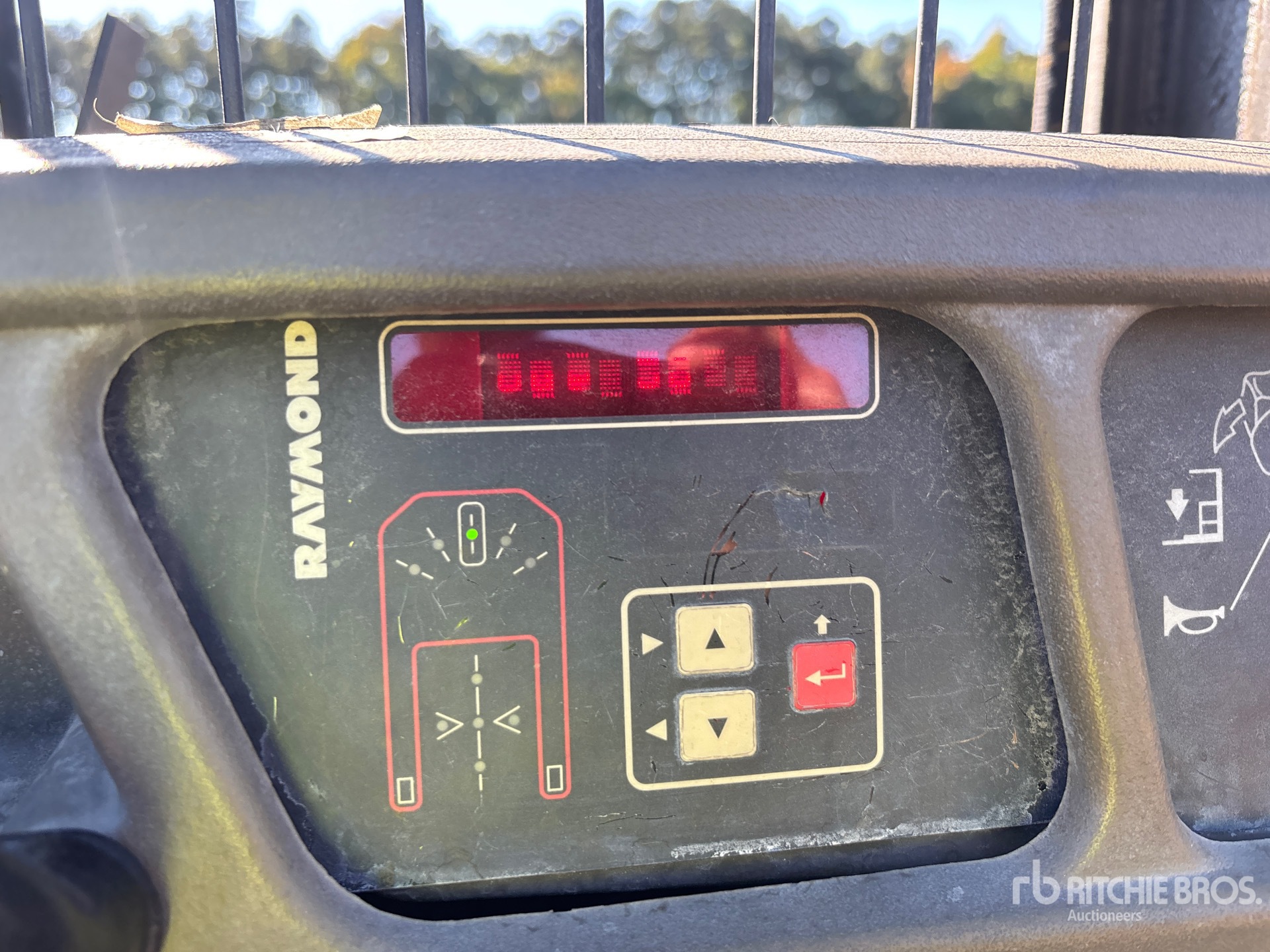 2019 Raymond 5300