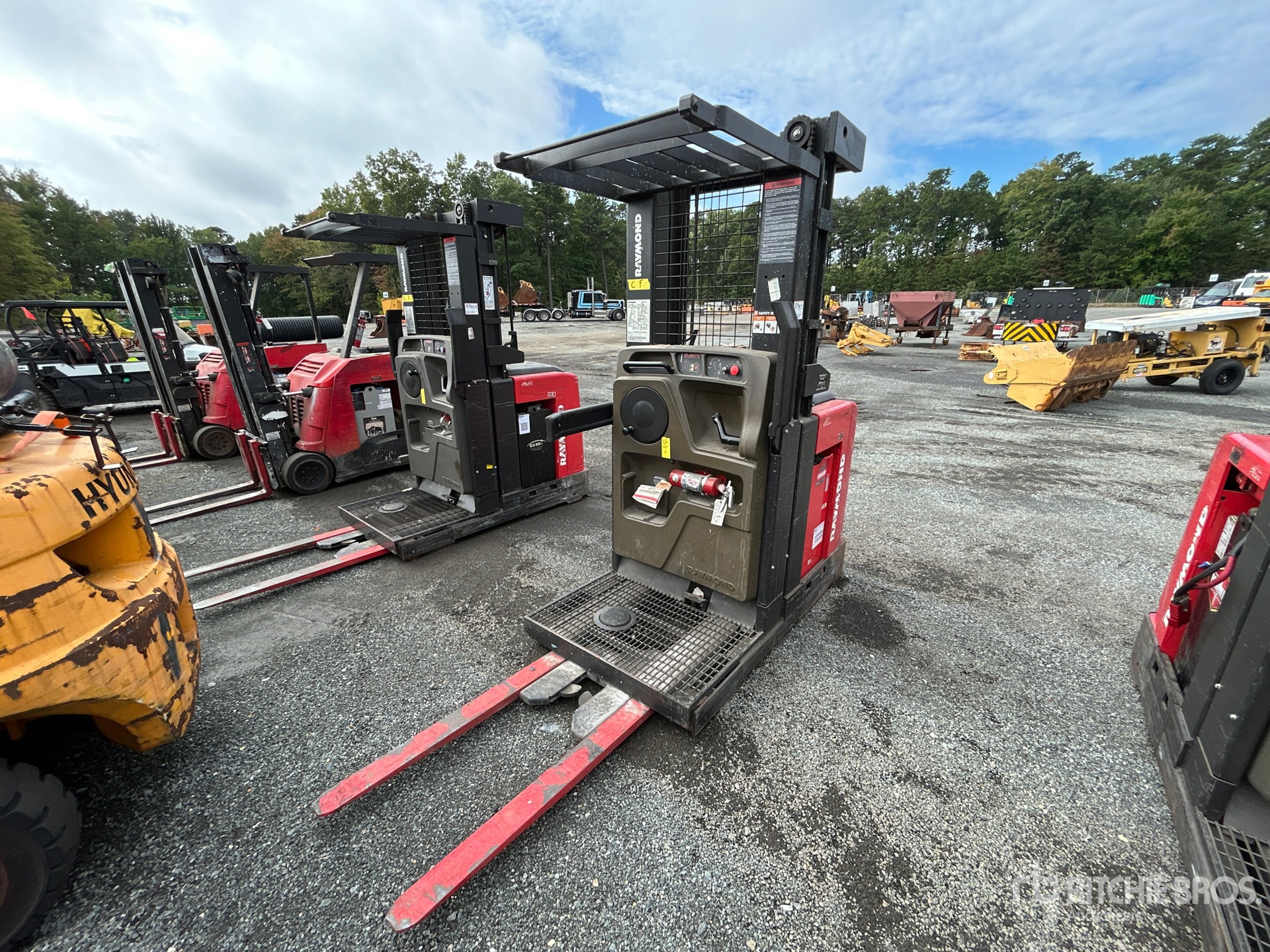 Photo of 2019 Raymond 5300