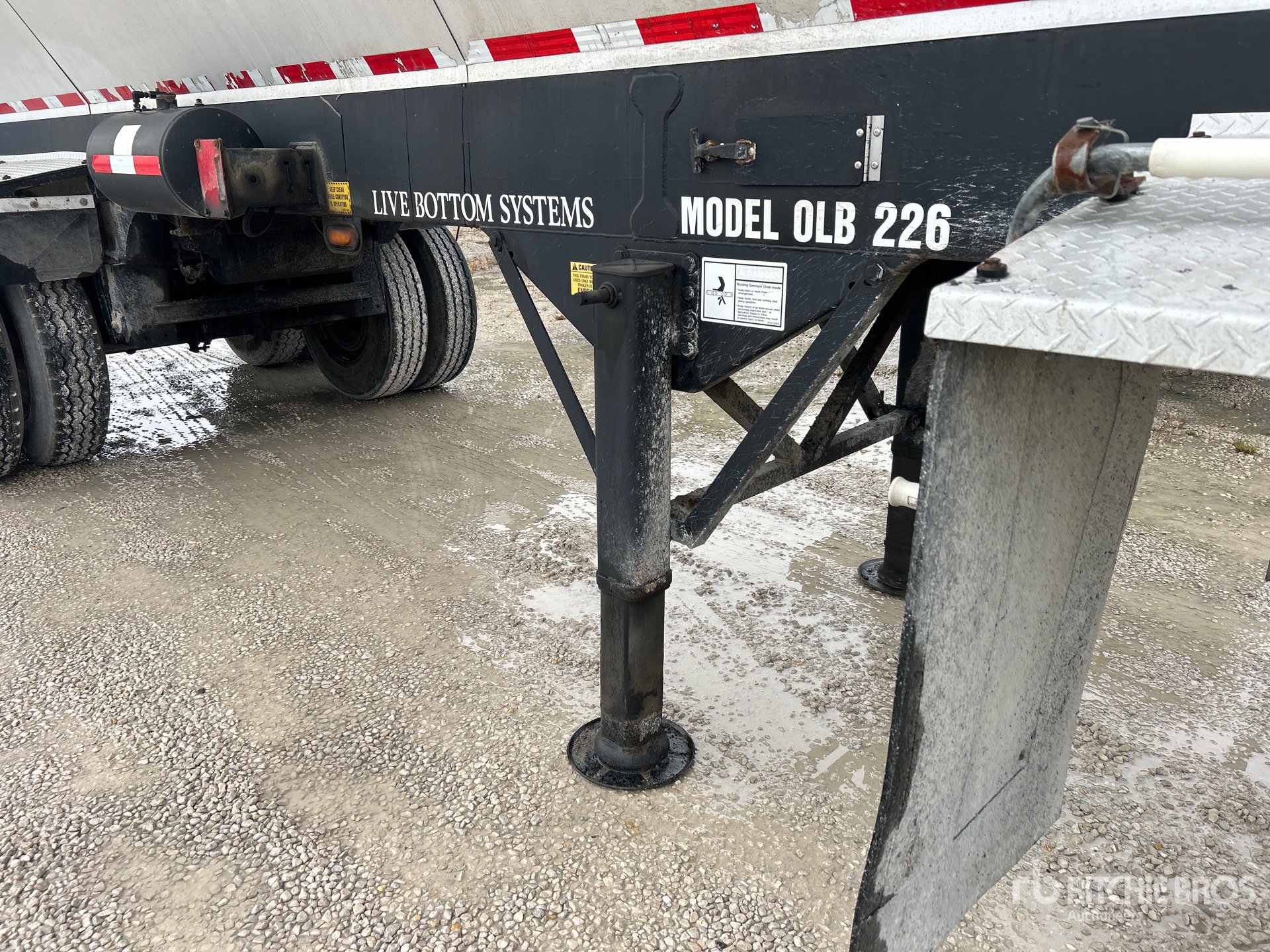 2018 Trail King OLB226NG