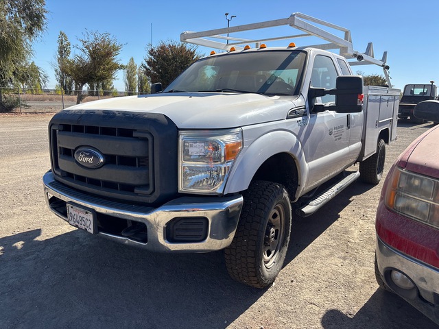 2016 Ford F-350 XL 4x4 Extended Cab Utility Truck (Inoperable)
