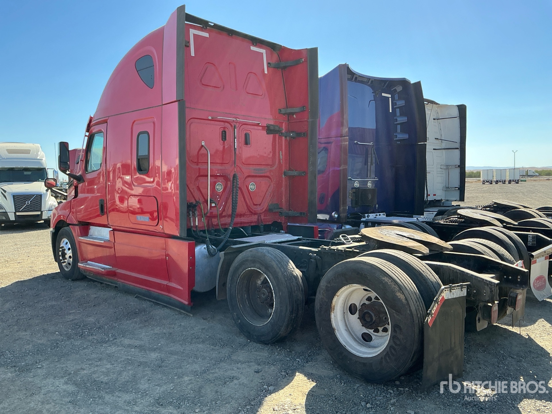2020 Freightliner CASCADIA 126