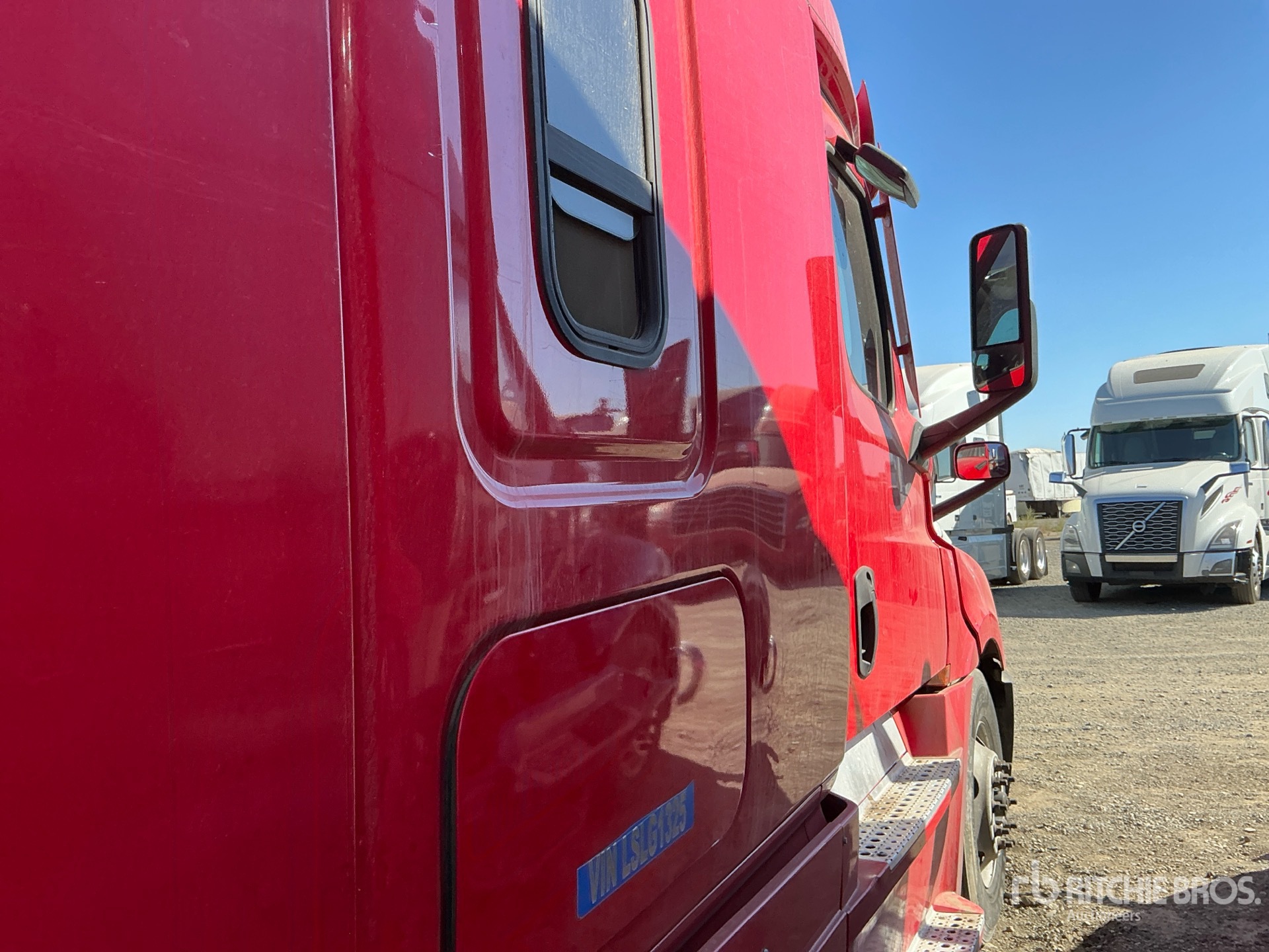 2020 Freightliner CASCADIA 126