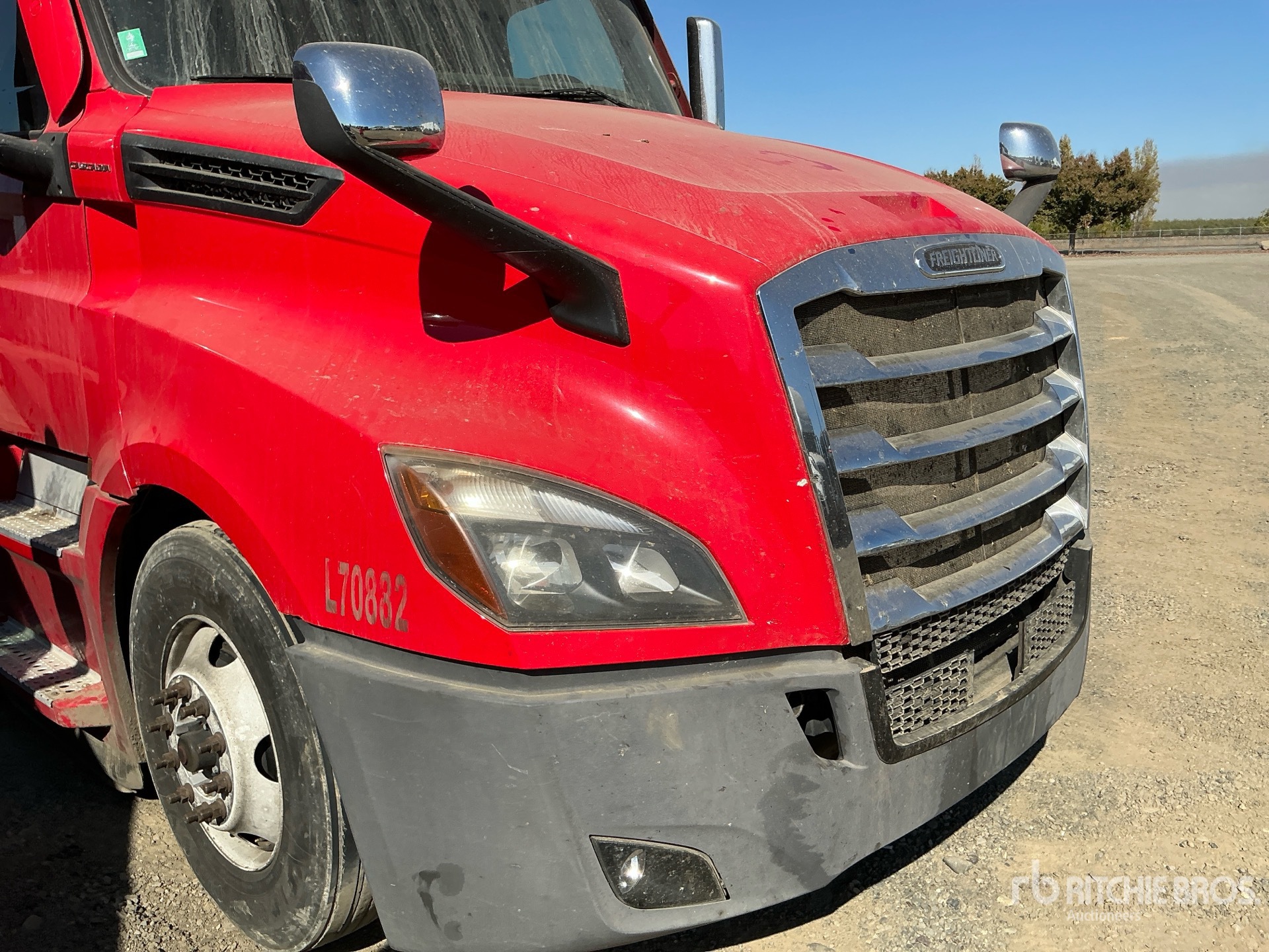 2020 Freightliner CASCADIA 126