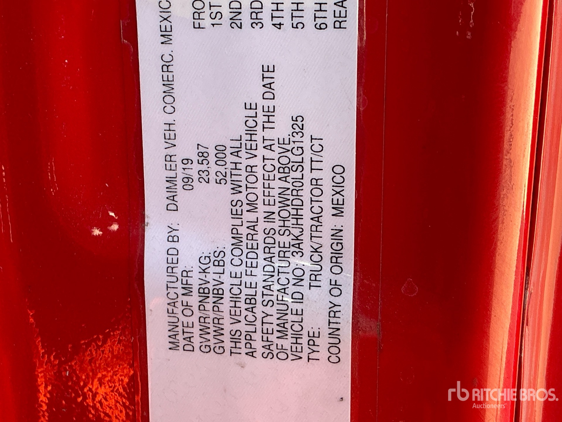 2020 Freightliner CASCADIA 126