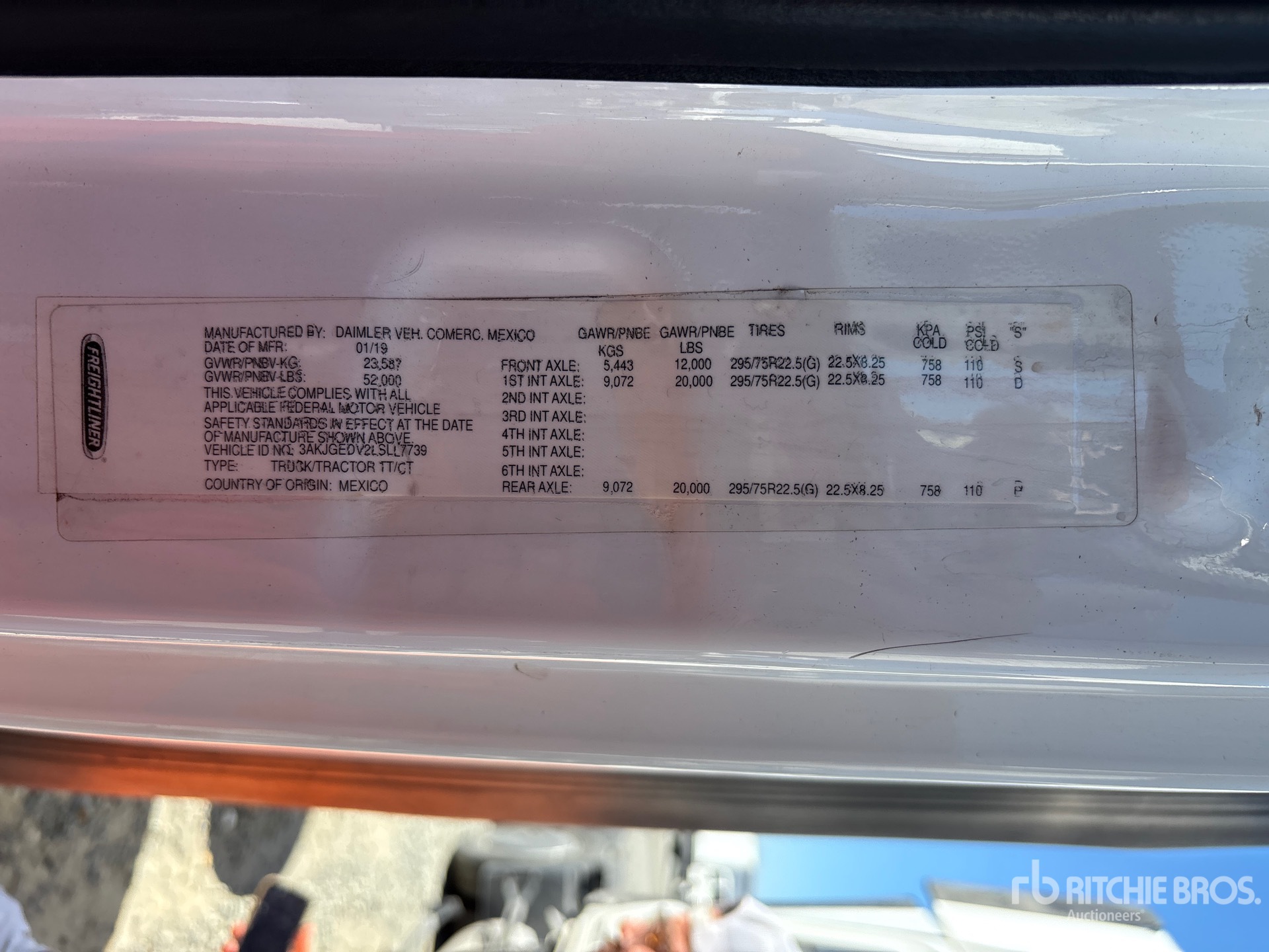 2020 Freightliner CASCADIA 125