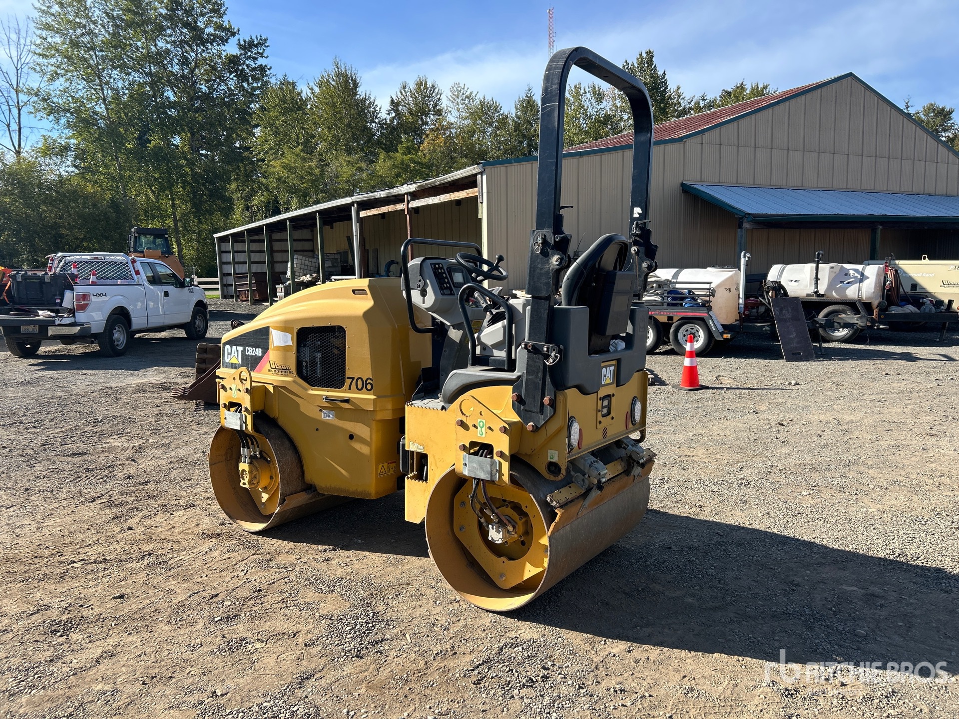 2016 Caterpillar CB24B
