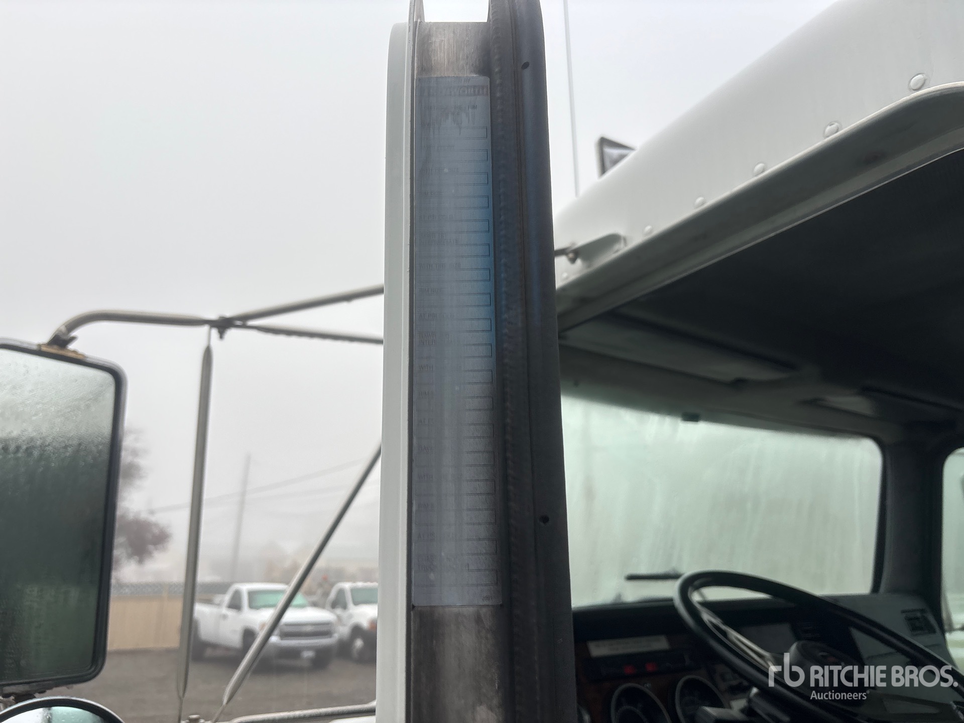 1999 Kenworth T300