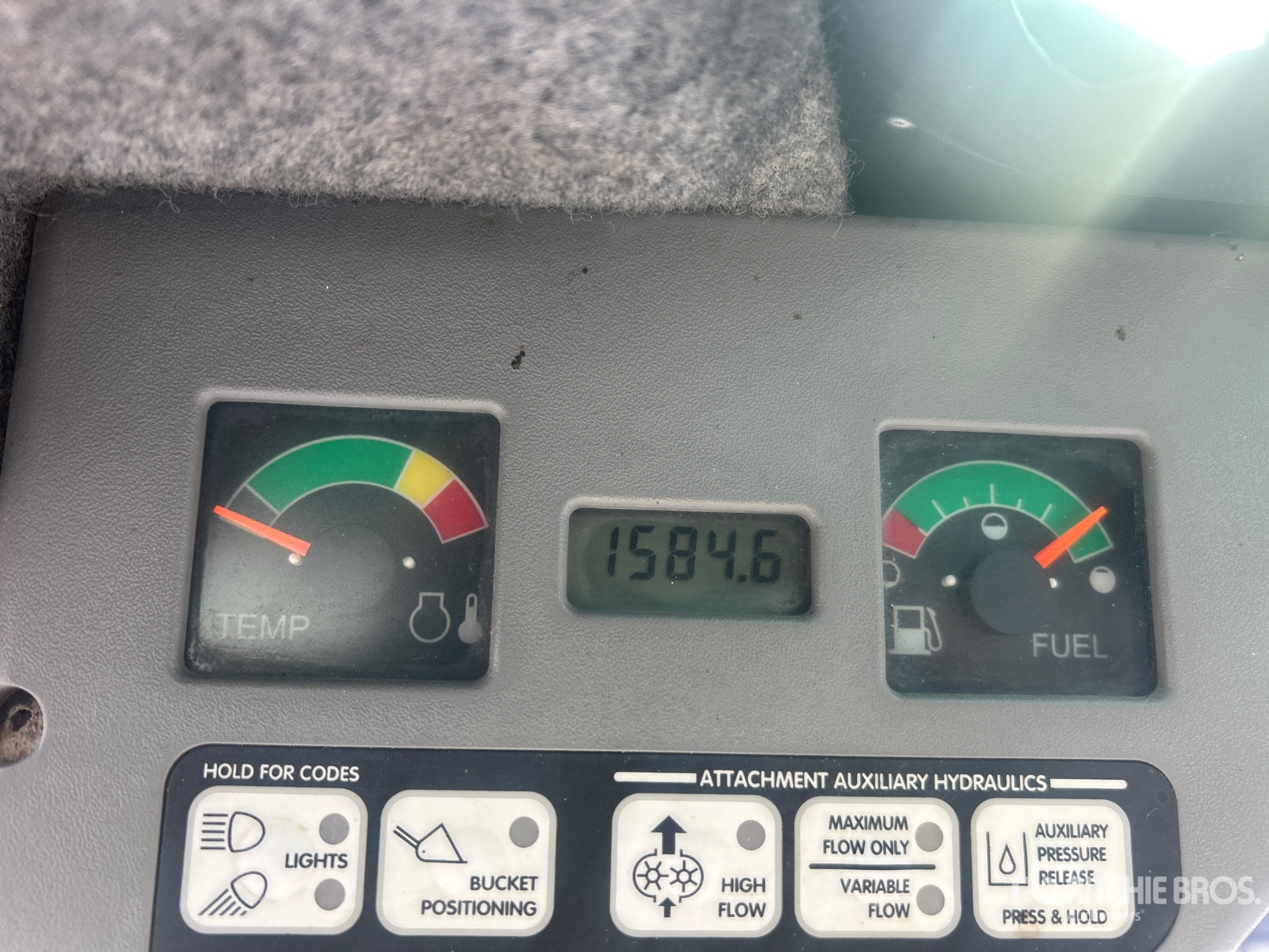 2005 Bobcat T140