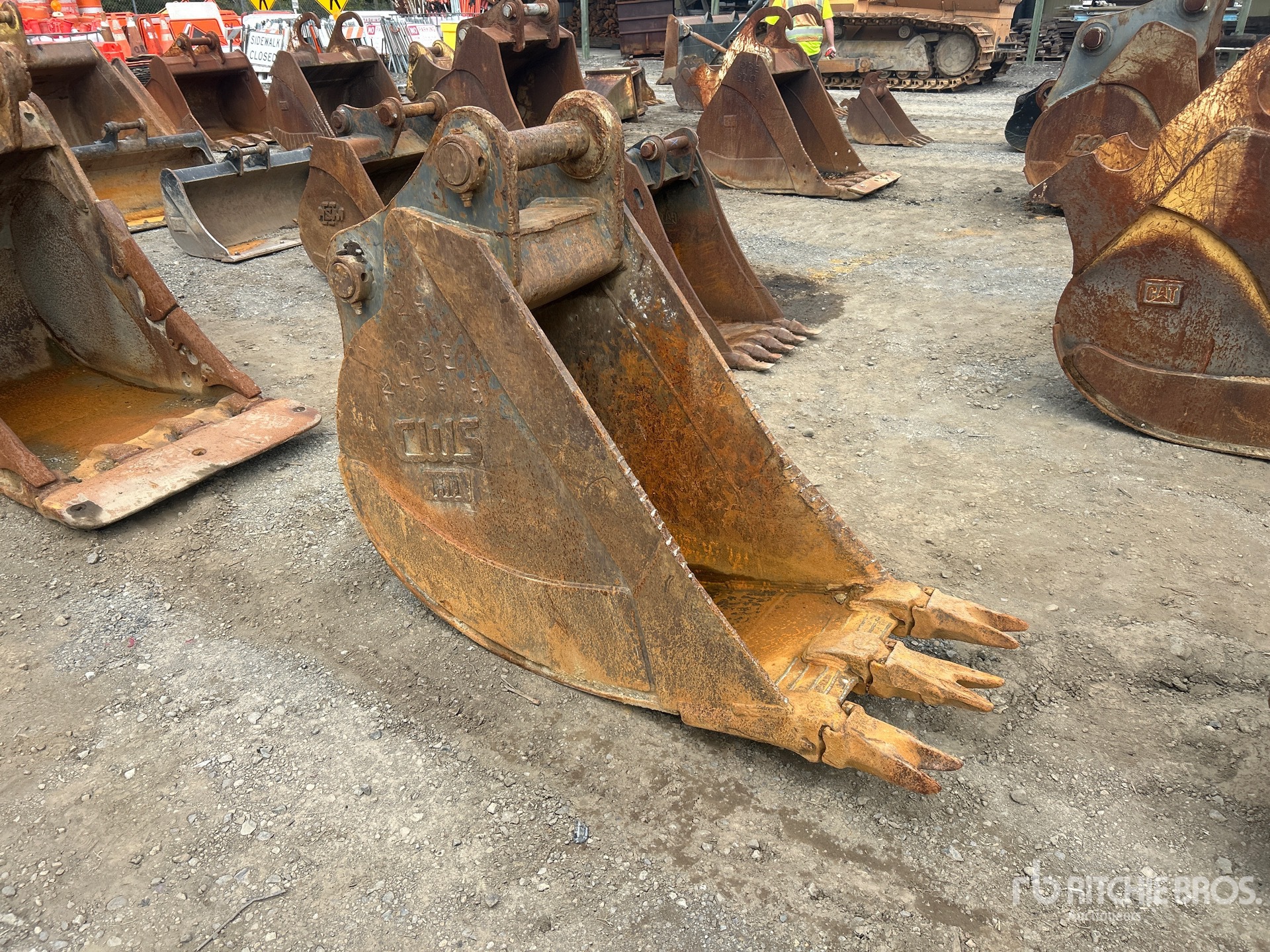 CWS 24 IN DIGGING