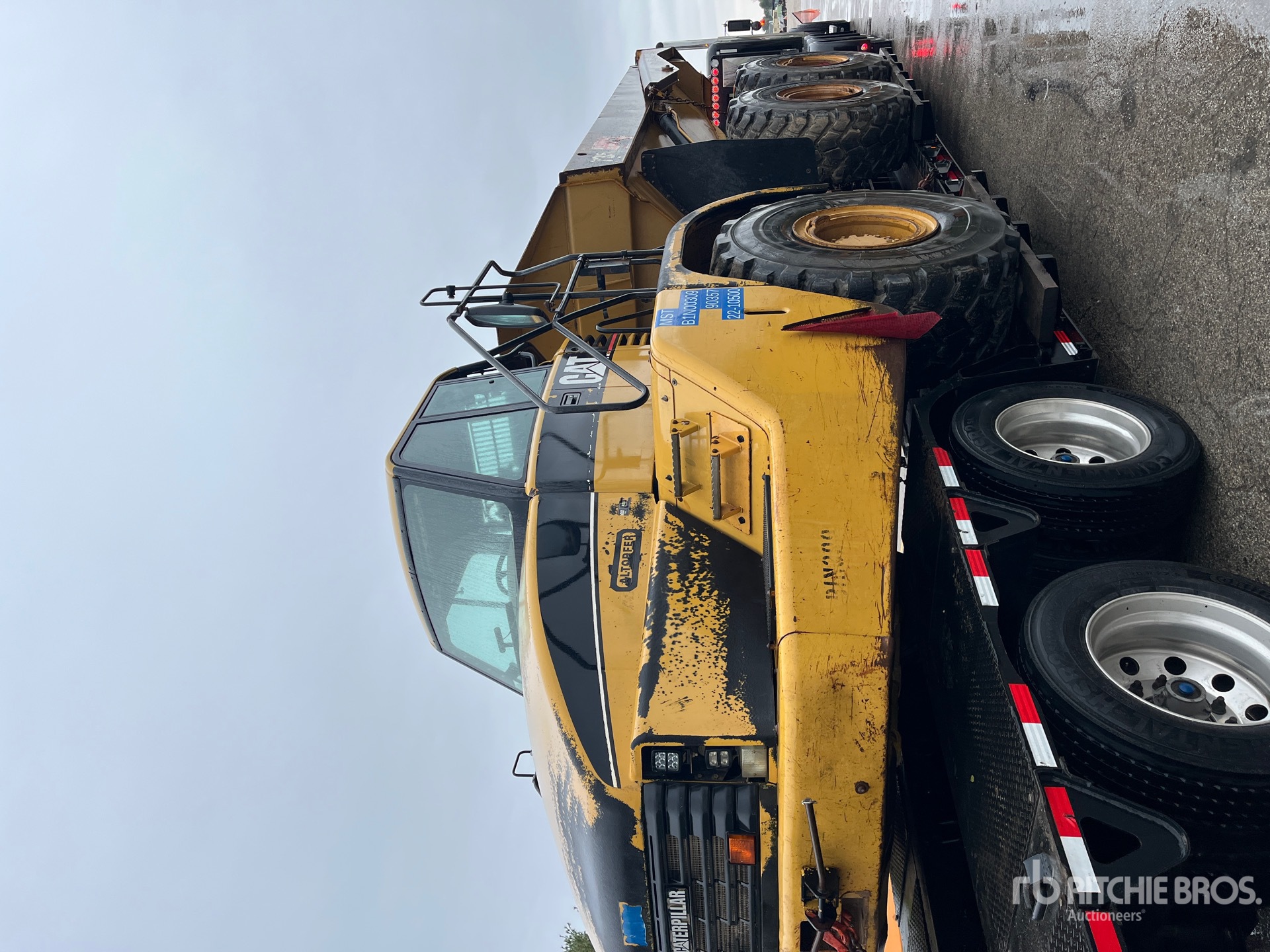 2005 Caterpillar 735