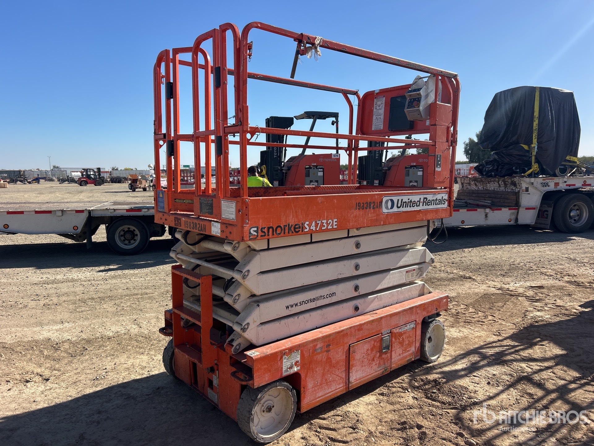Photo of 2017 Snorkel S4732E