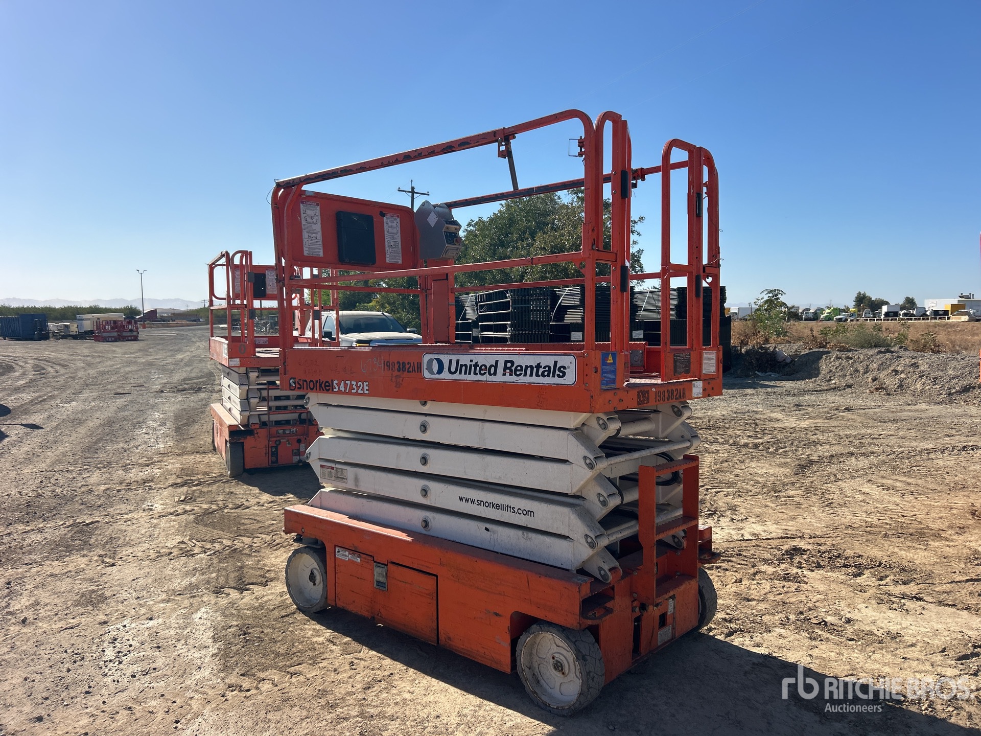 2017 Snorkel S4732E