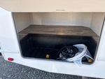 Parte inferiore with Storage Compartments