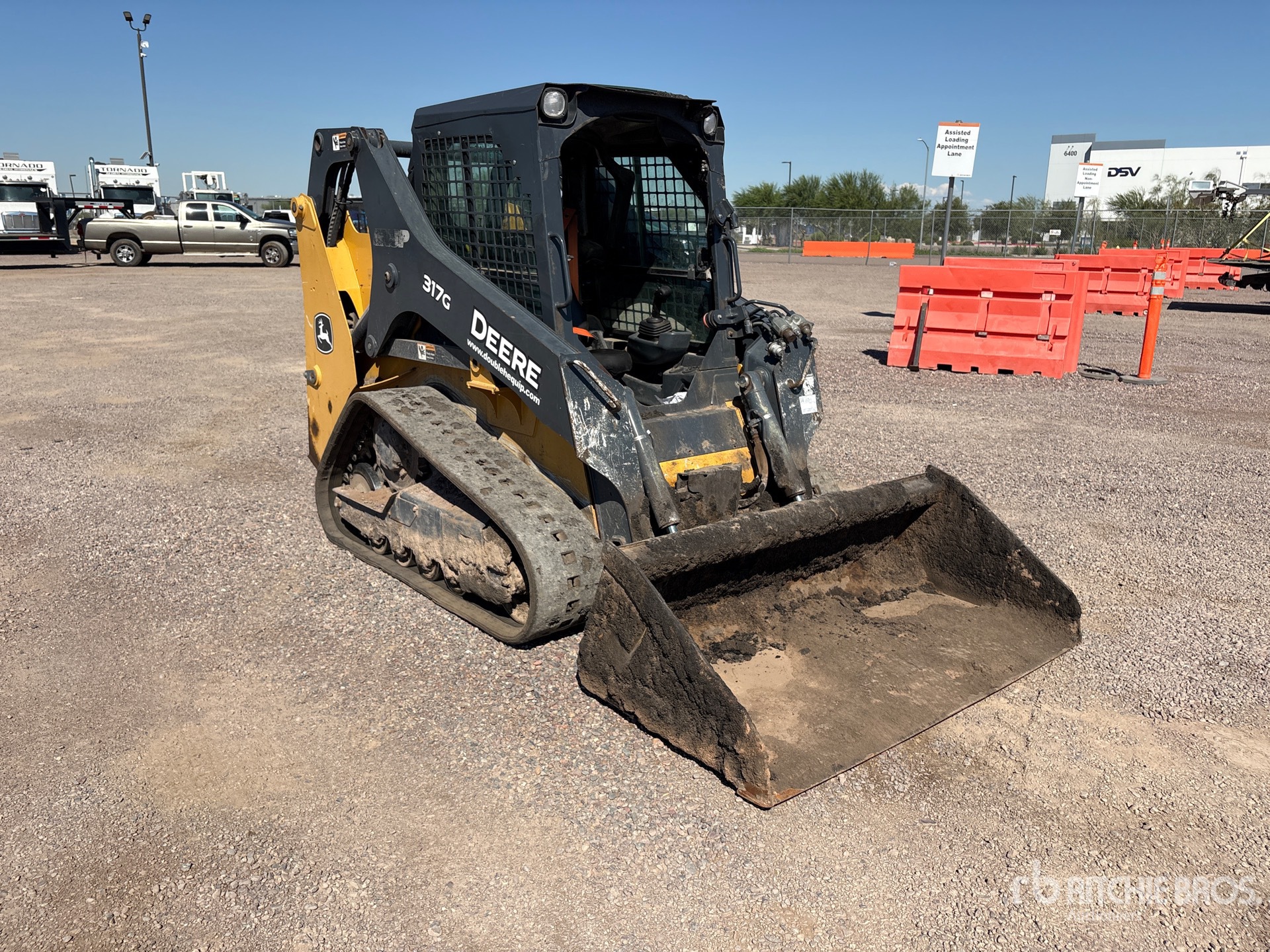 2019 John Deere 317G