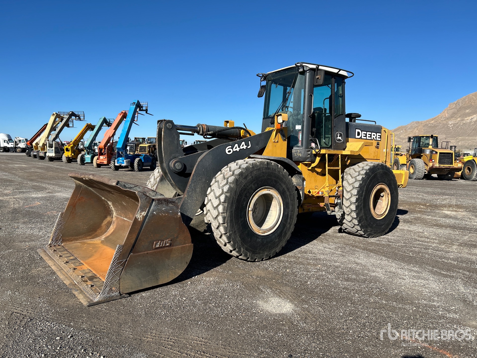 Photo of 2004 John Deere 644J