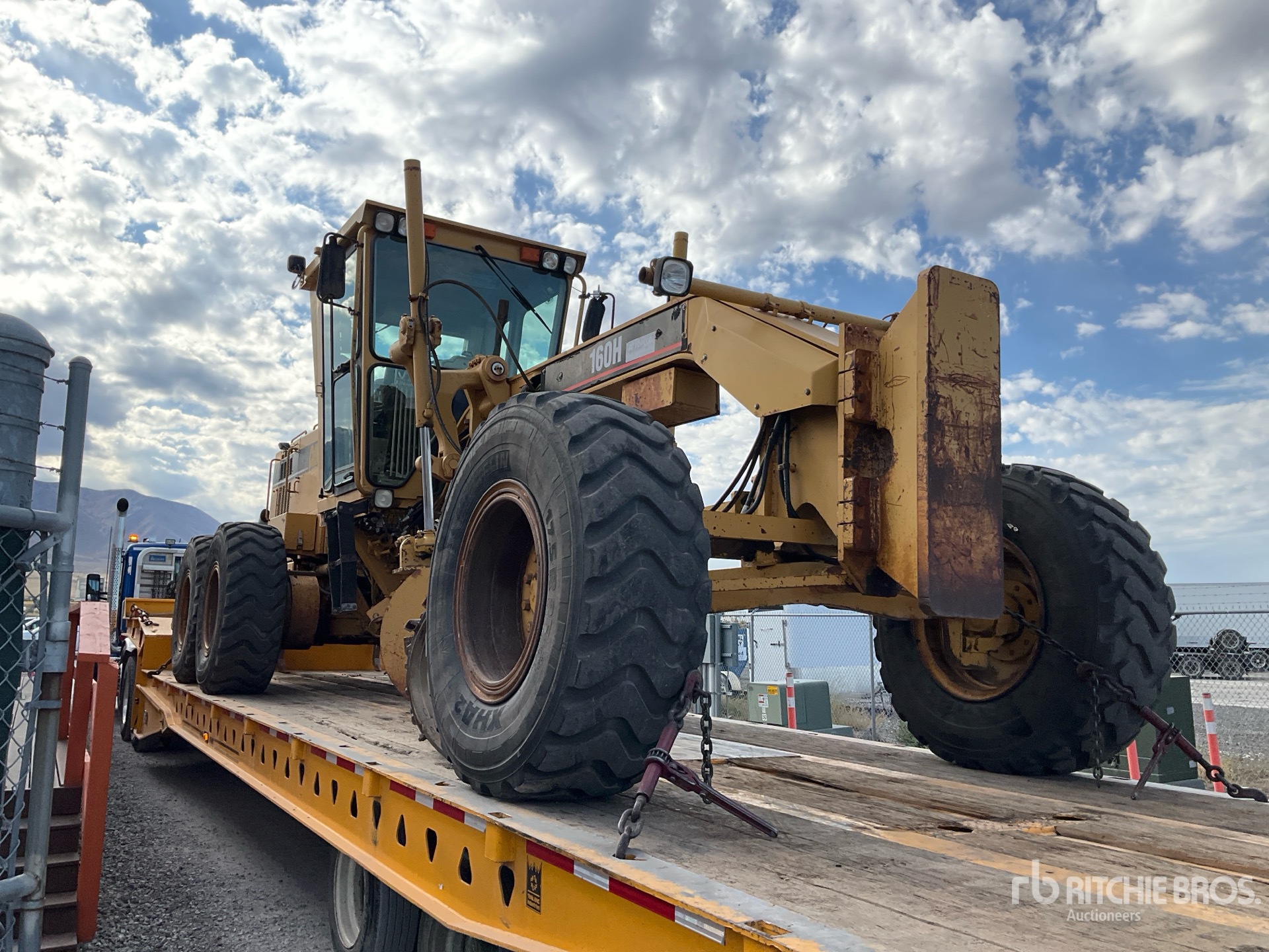 1998 Caterpillar 160H