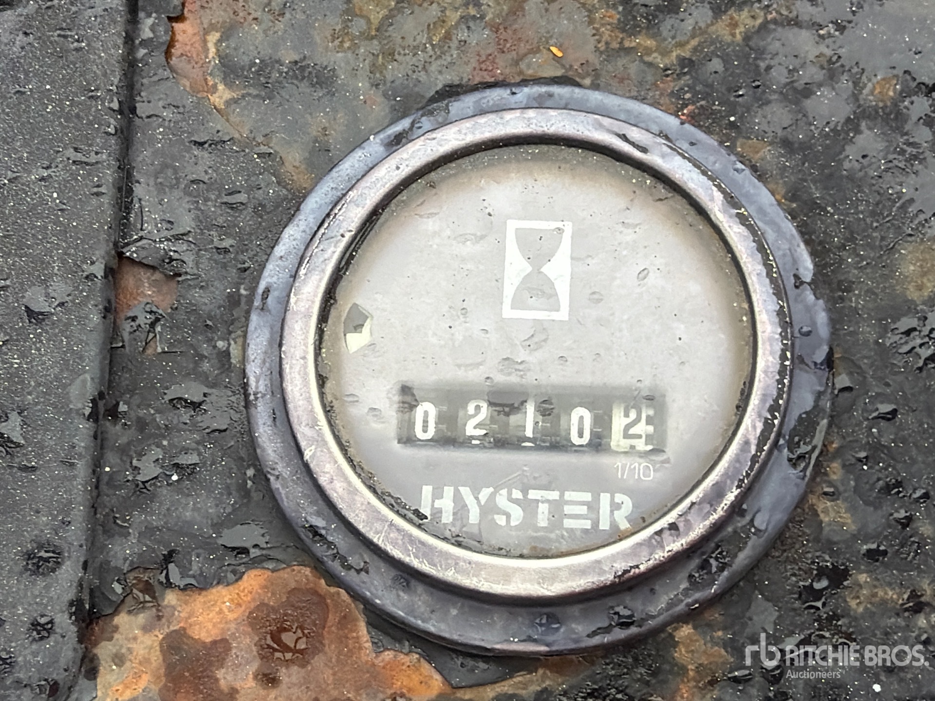 Hyster PNEUMATIC TIRE