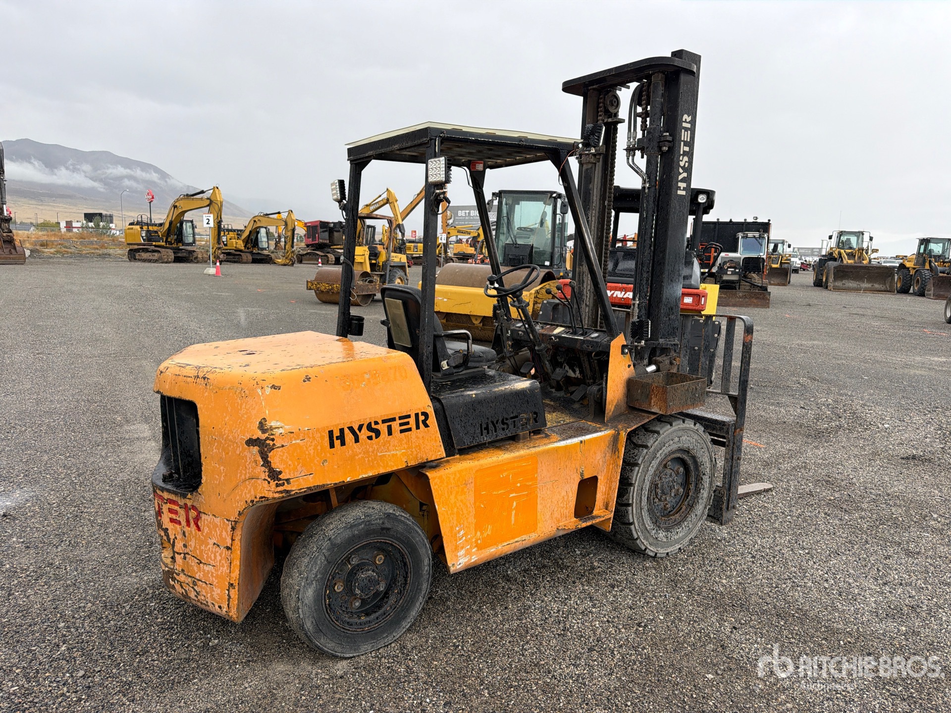 Hyster PNEUMATIC TIRE