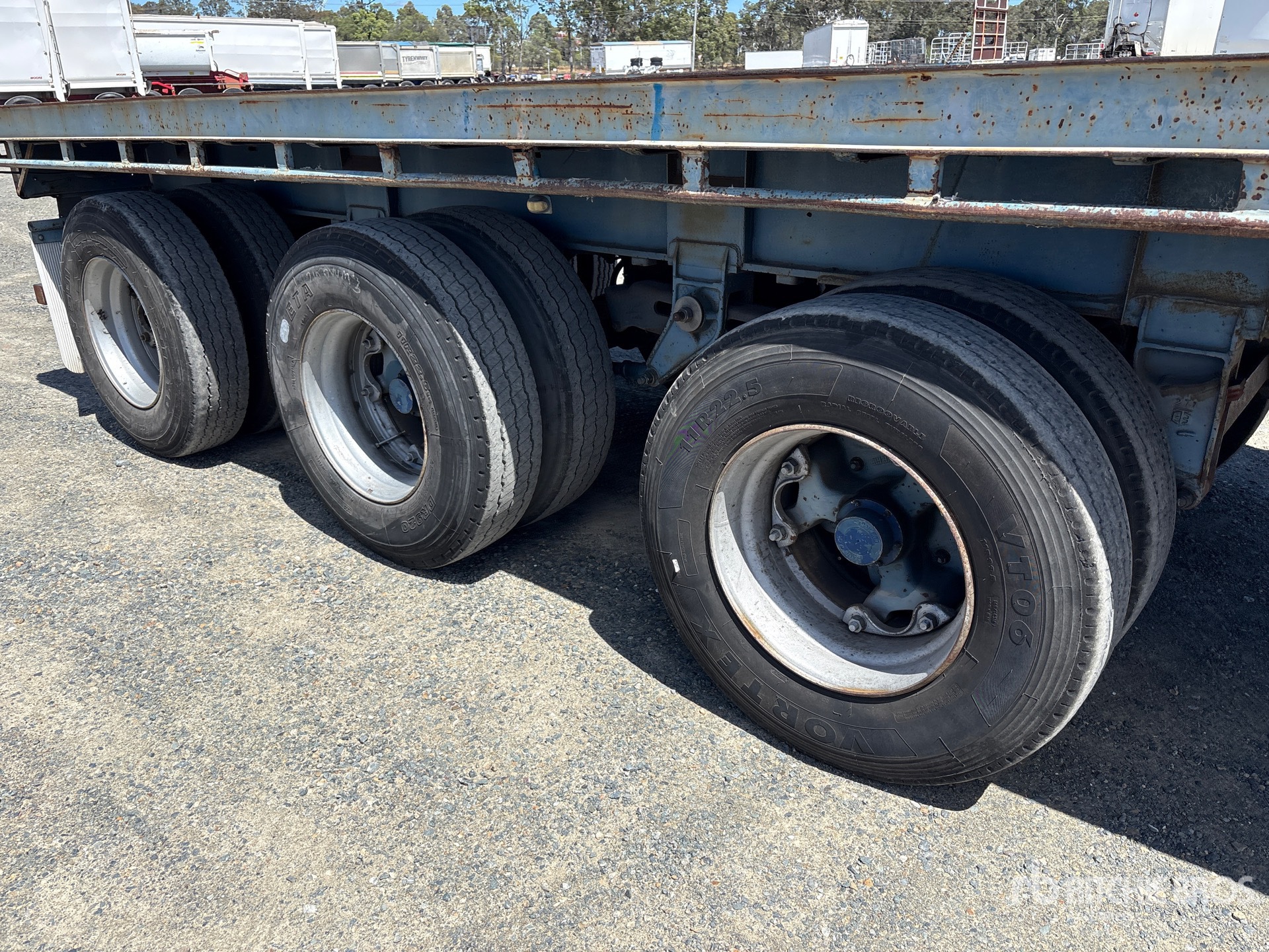 1983 Haulmark 13.5 m Tri/A
