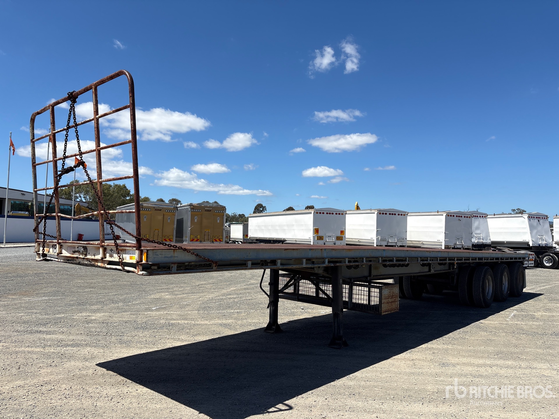 1983 Haulmark 13.5 m Tri/A