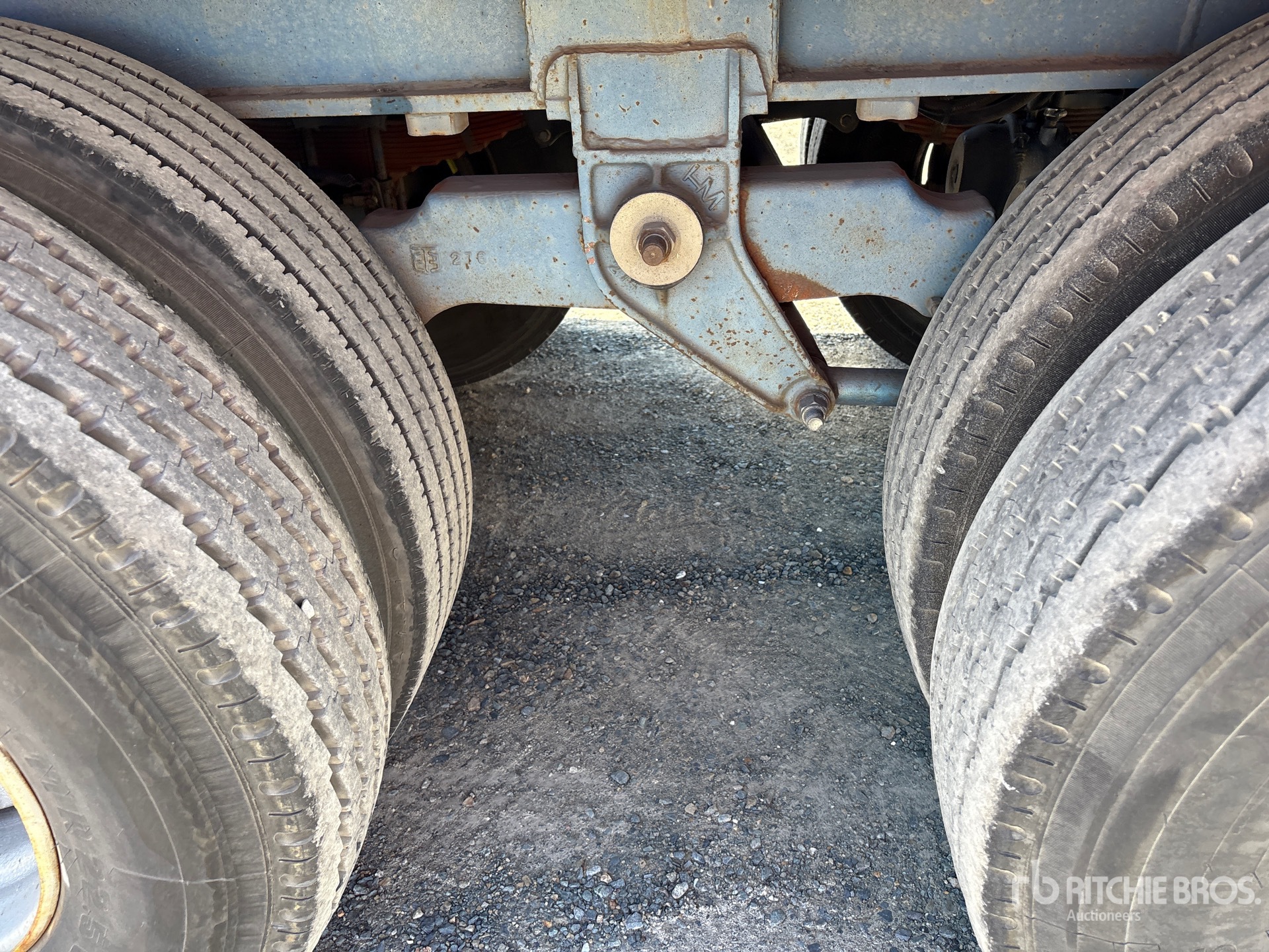 1983 Haulmark 13.5 m Tri/A