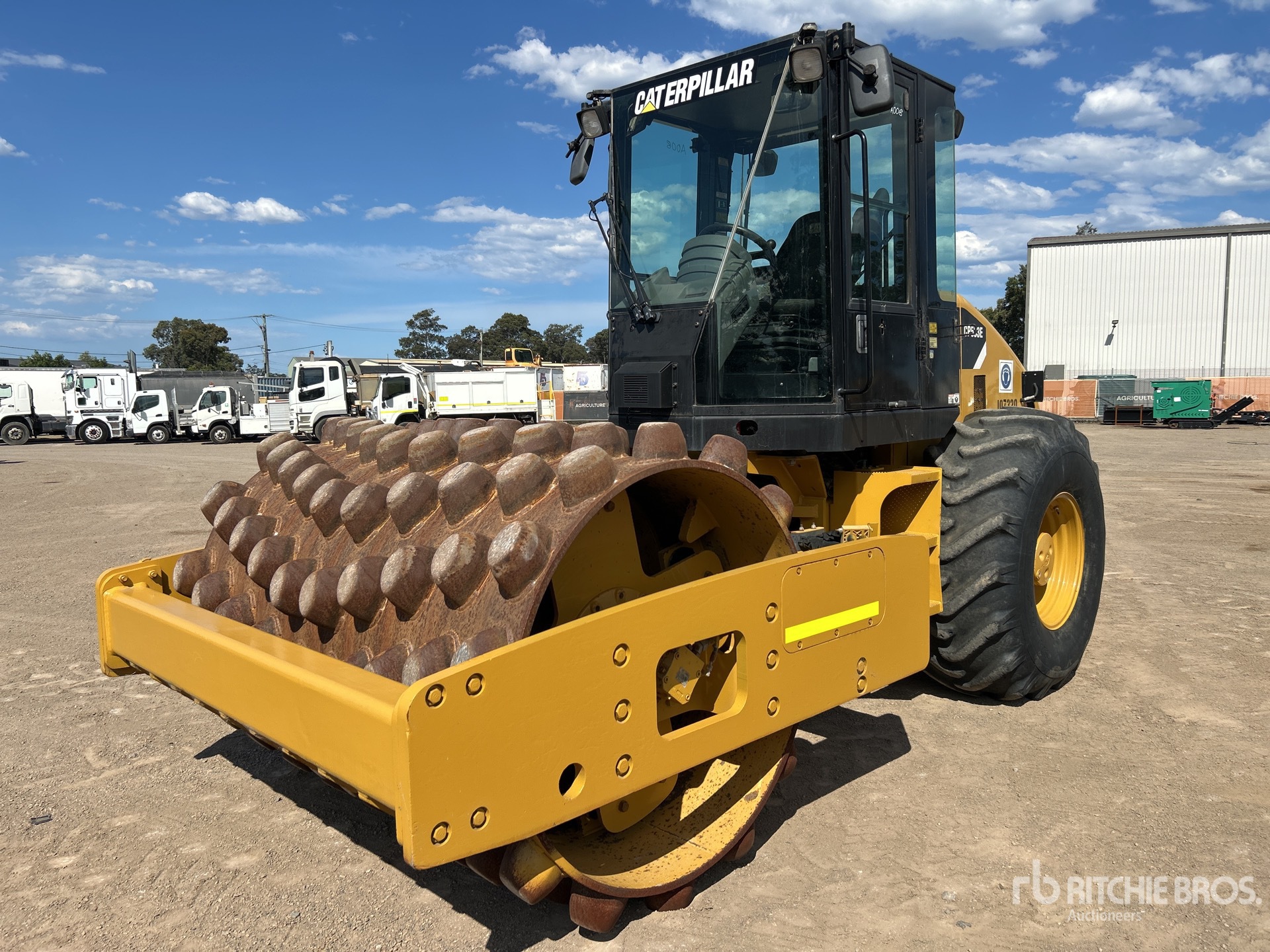 Photo of 2018 Caterpillar CP-533E