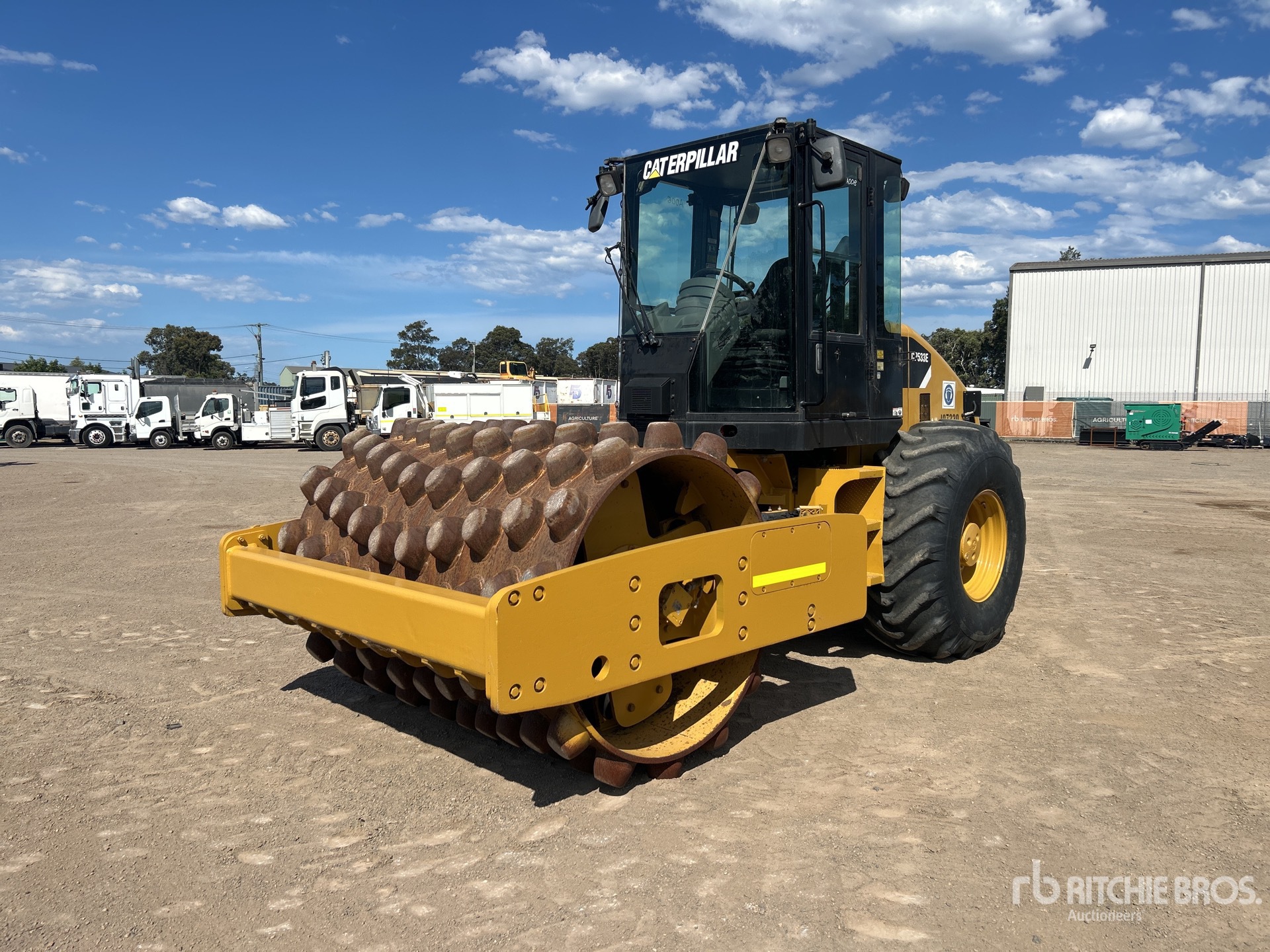 2018 Caterpillar CP-533E