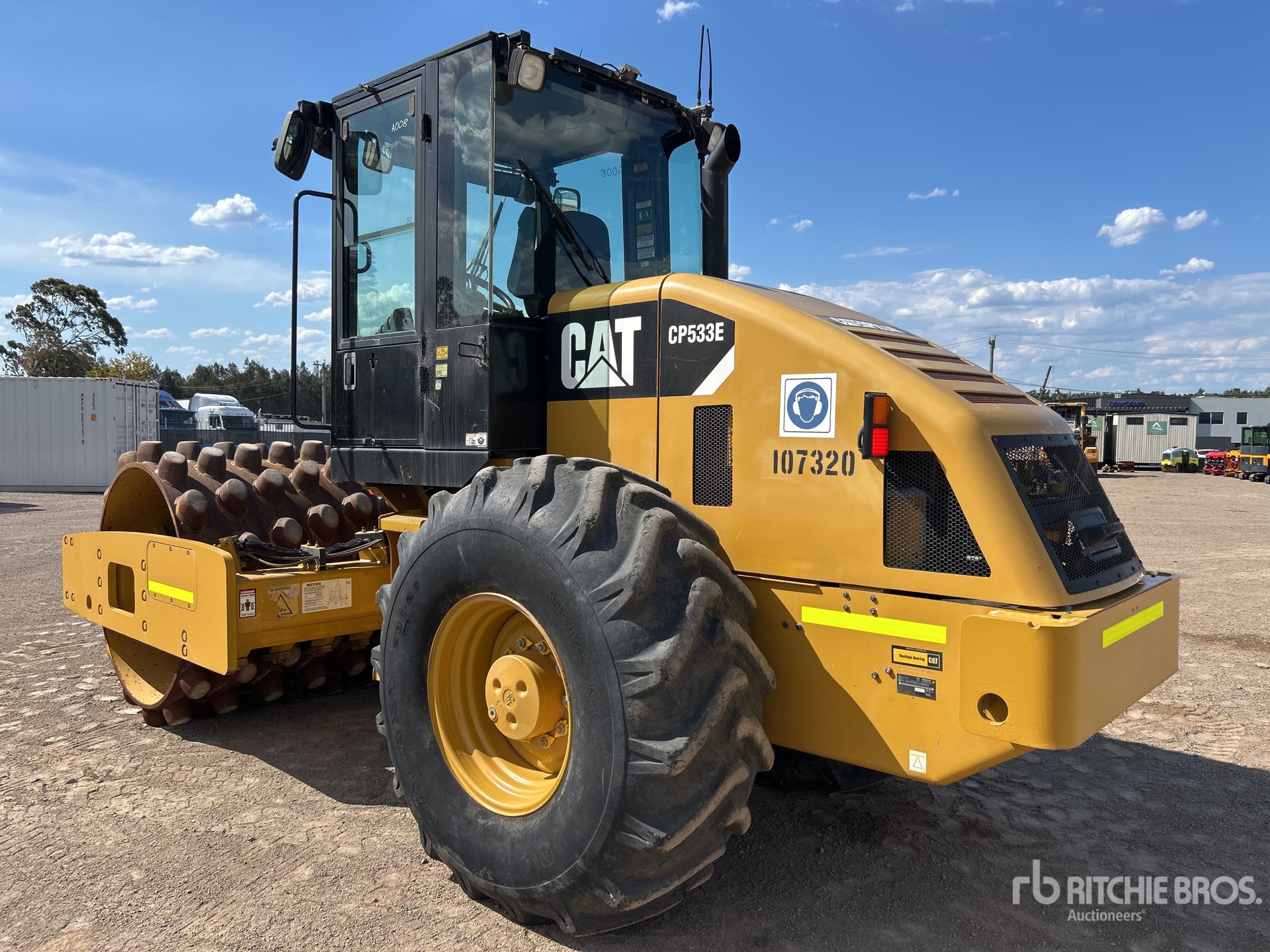 2018 Caterpillar CP-533E
