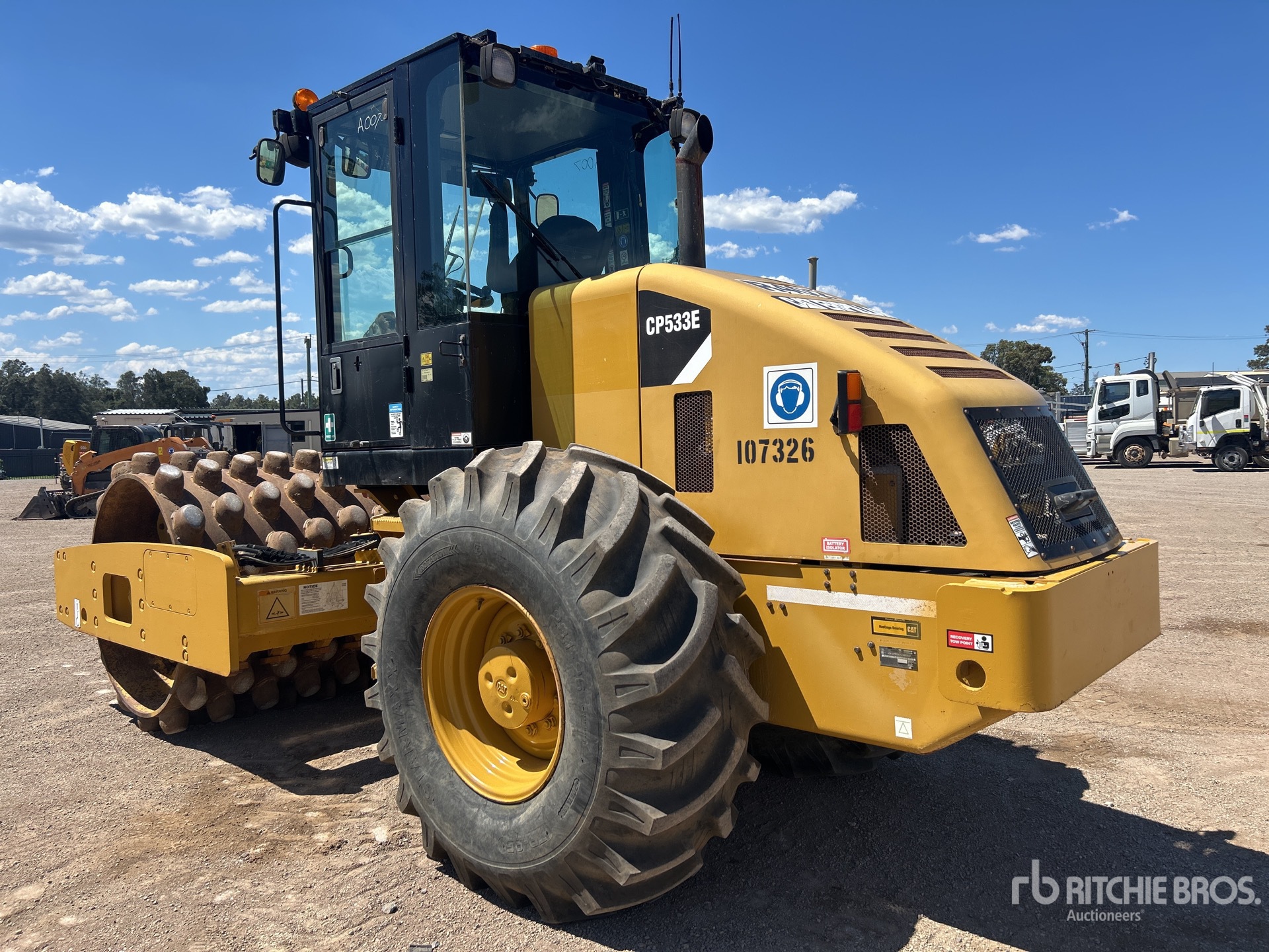 2018 Caterpillar CP-533E
