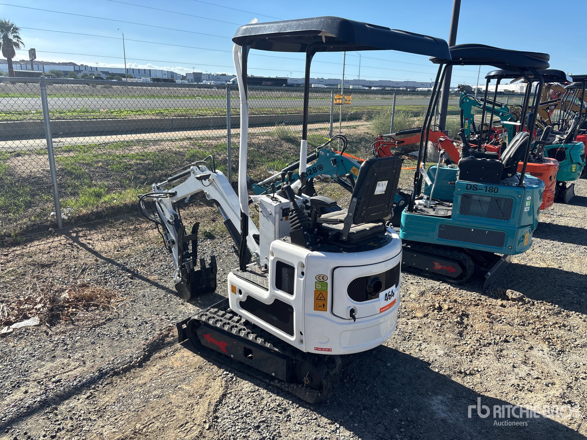 2025 MACHPRO LP-319-BLT-WH-M