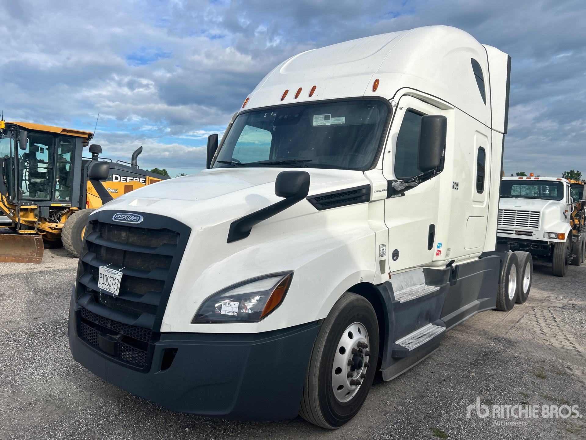 2021 Freightliner CASCADIA 126