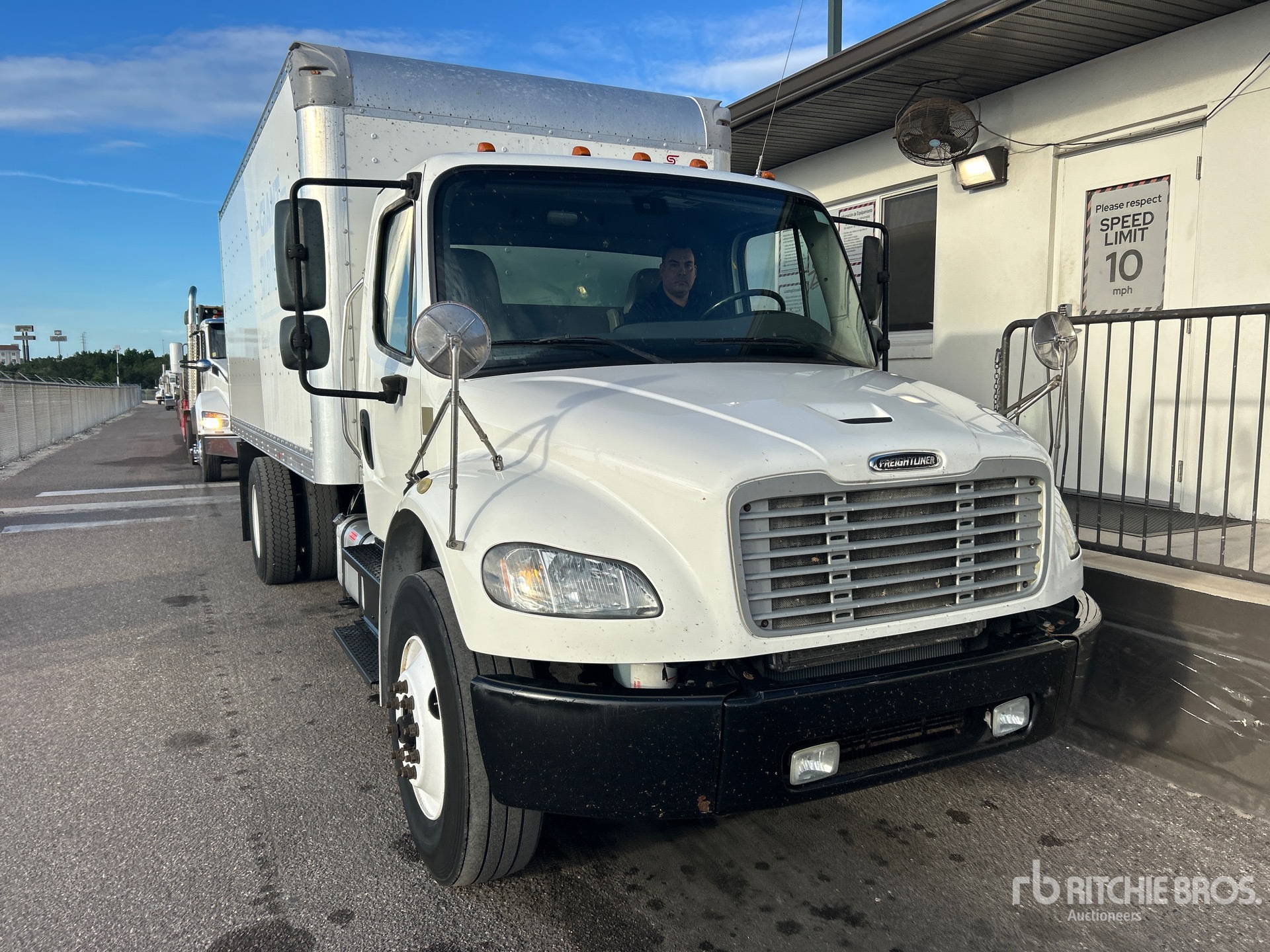 2019 Freightliner M2 106