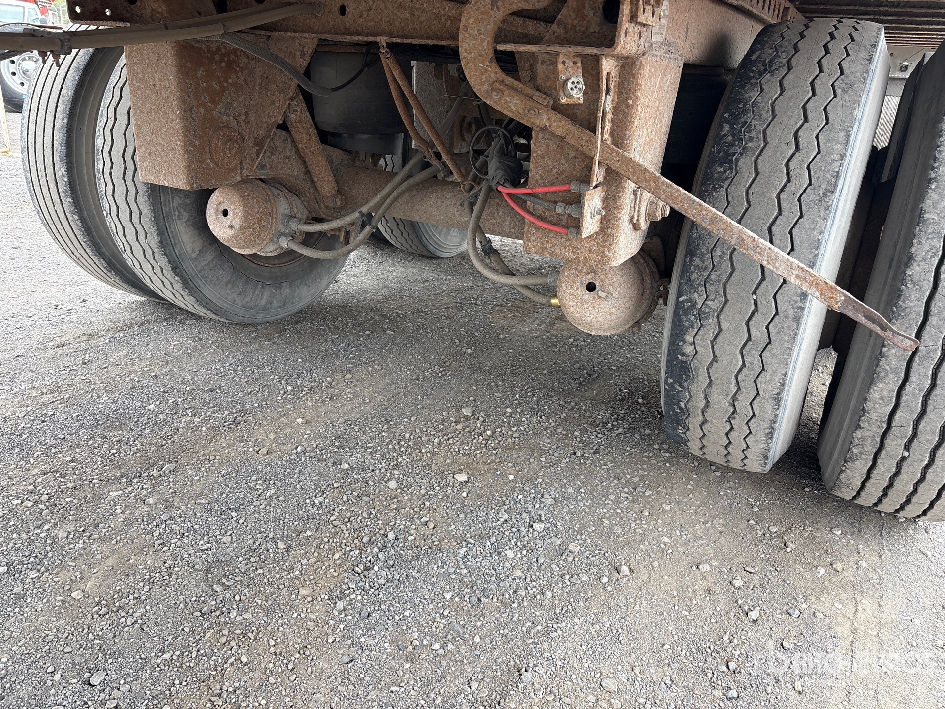 2000 Trailmobile 53 ft x 102 in T/A