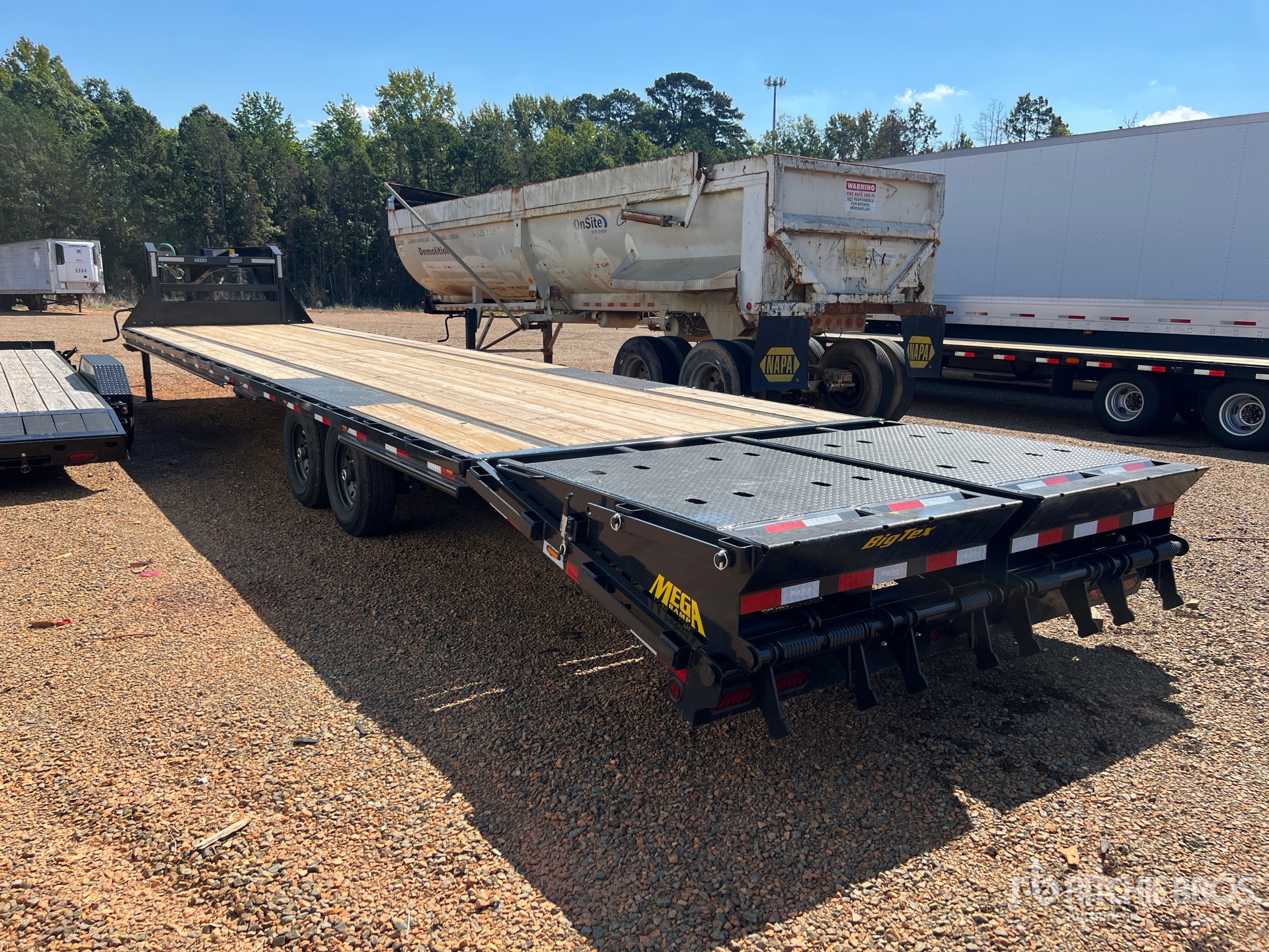 2027 Big Tex 48 ft T/A Gooseneck