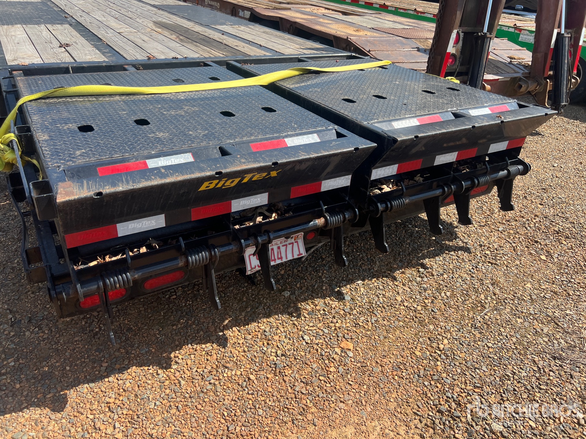 2026 Big Tex 25GN-40D5A-MRB