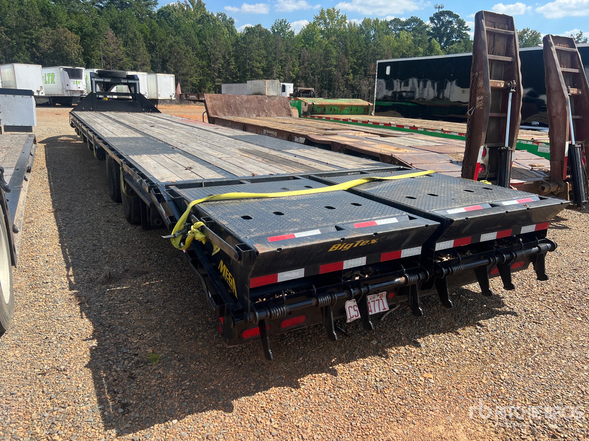 2026 Big Tex 25GN-40D5A-MRB