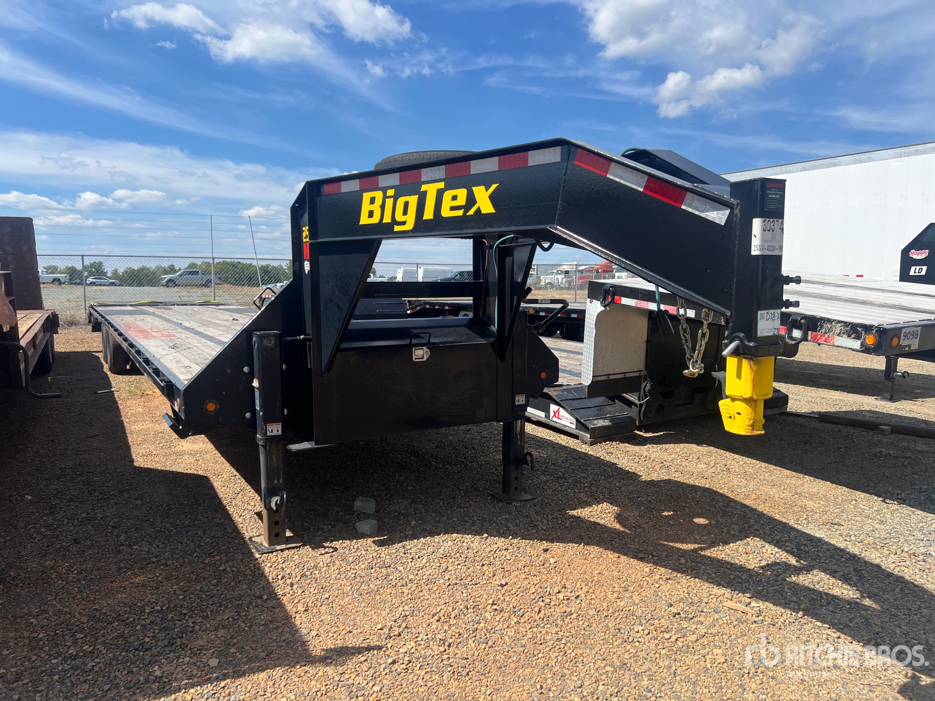 2026 Big Tex 25GN-40D5A-MRB