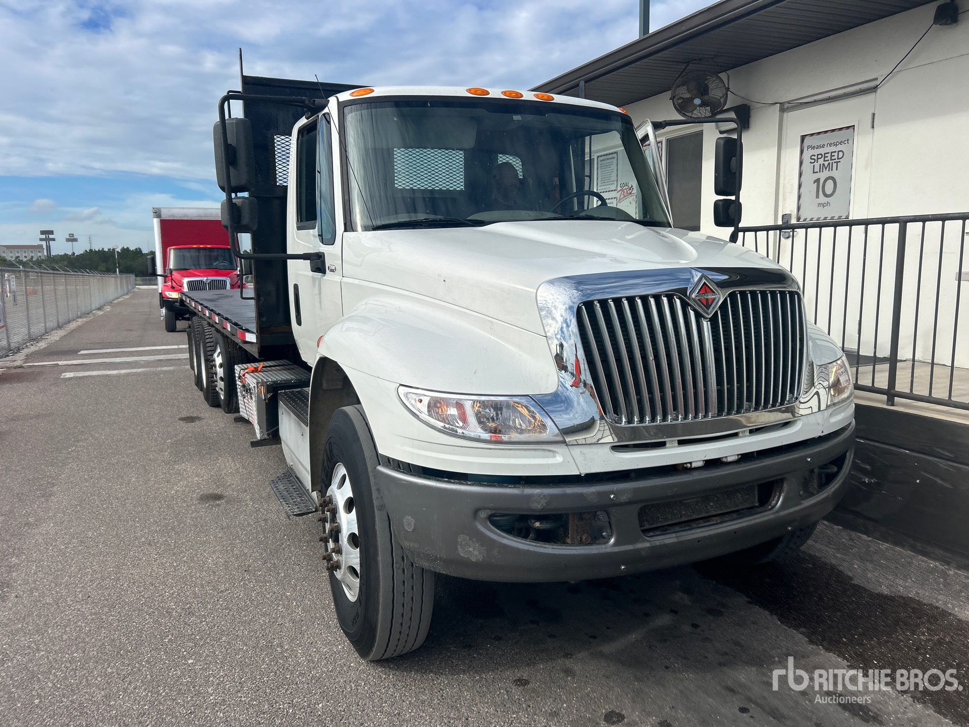 2017 International 4400