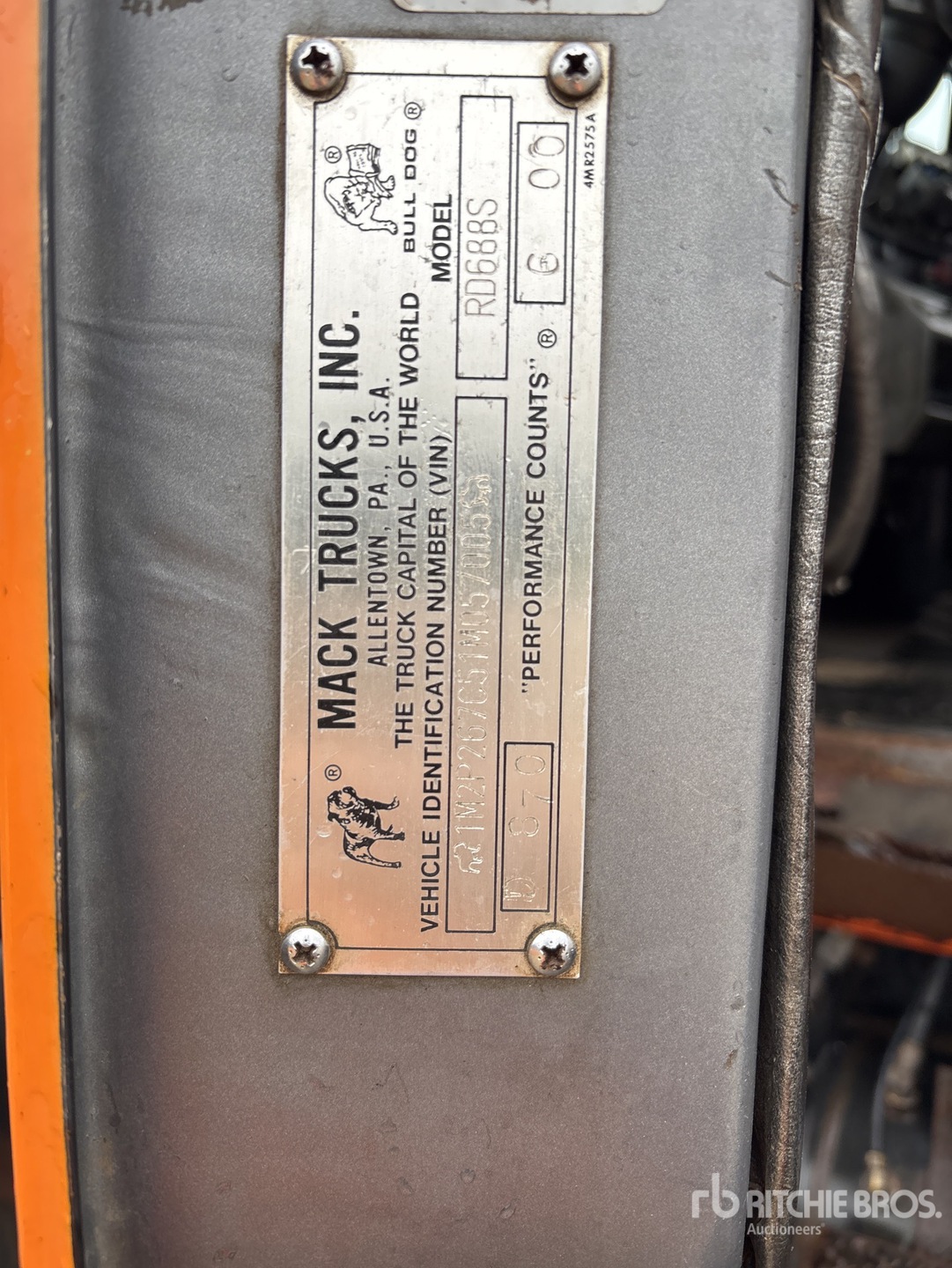 2001 Mack RD688S