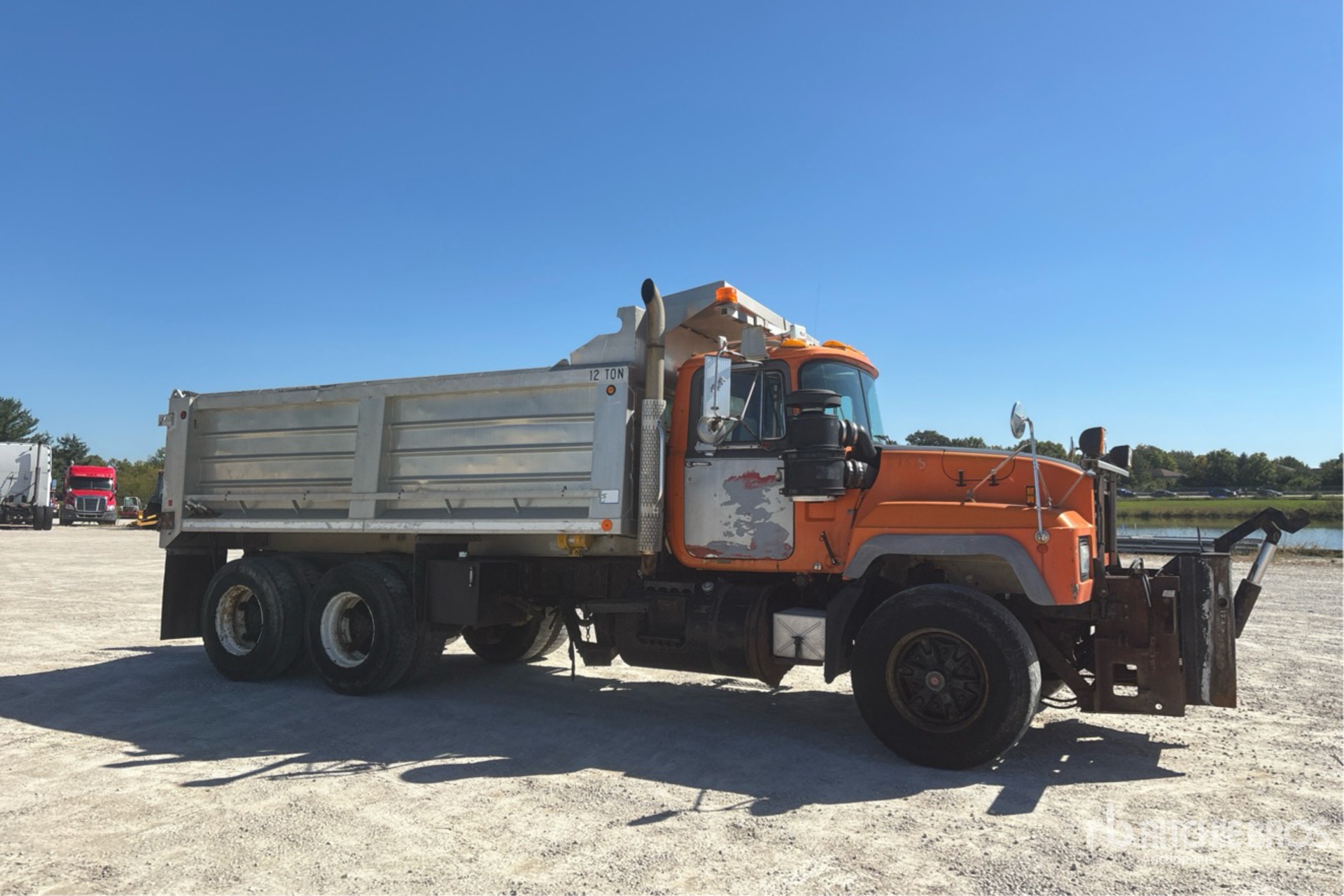 2001 Mack RD688S