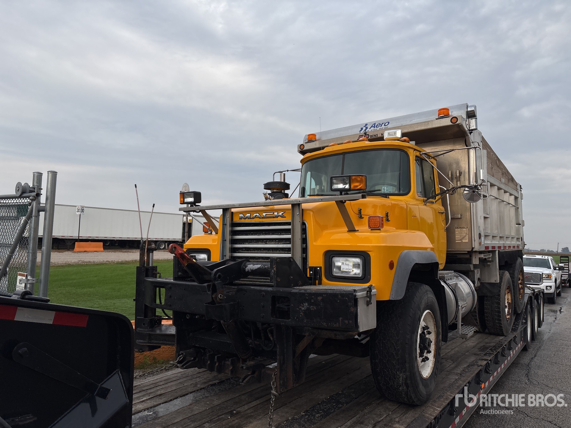 2003 Mack RD688S