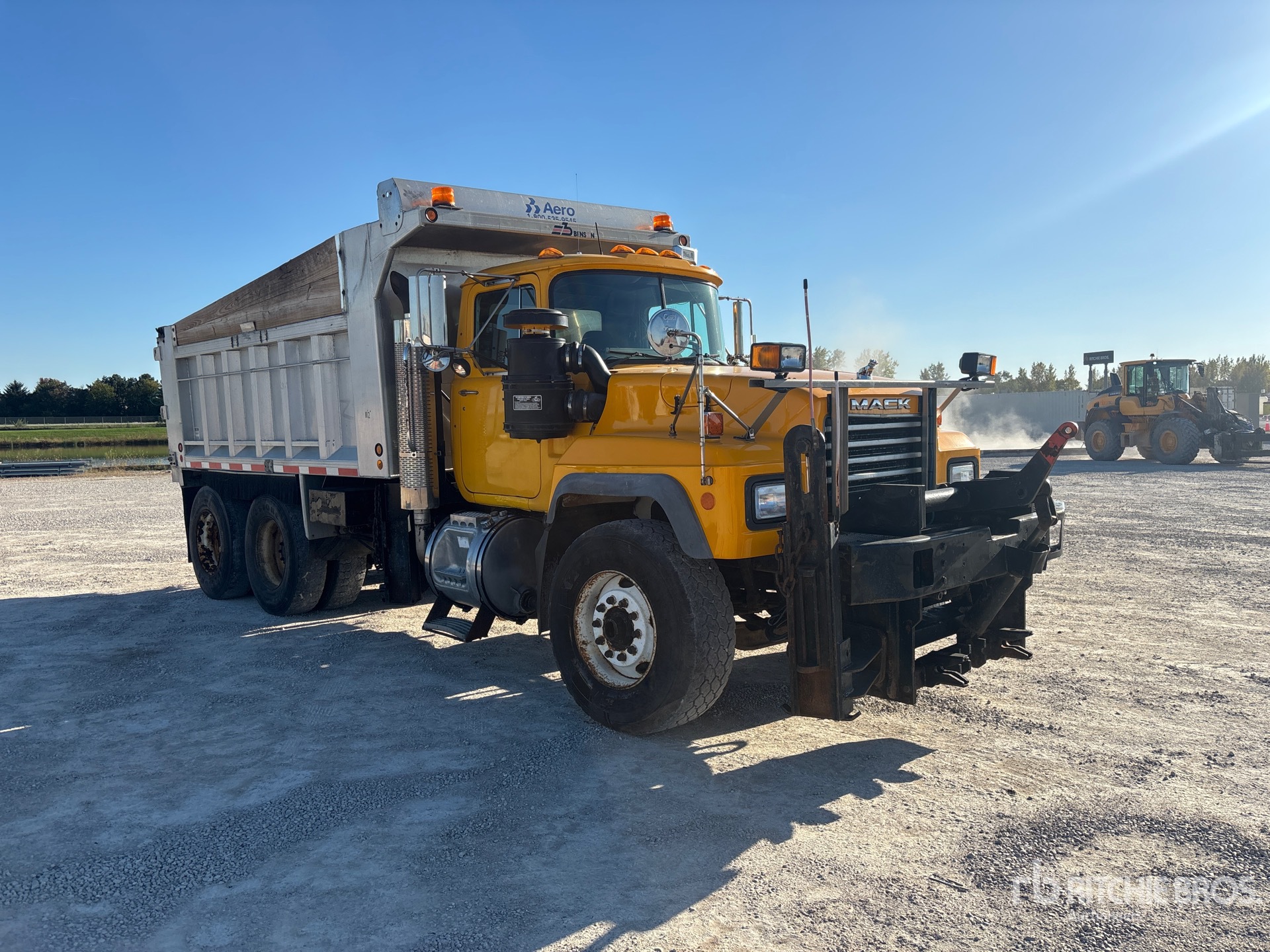 2003 Mack RD688S
